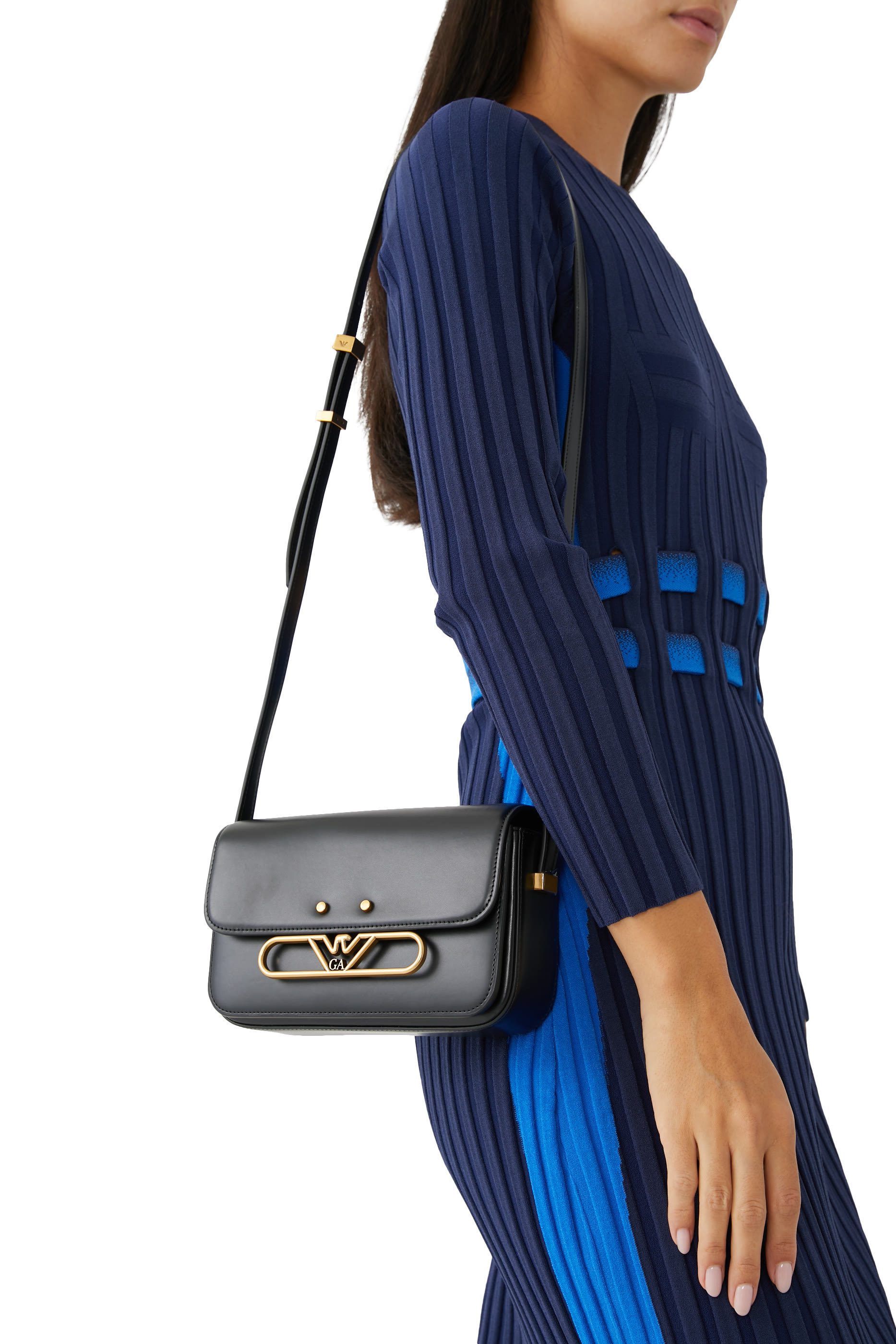 حقيبة كتف مع حلية معدنية شعار الماركة جلد ناعم