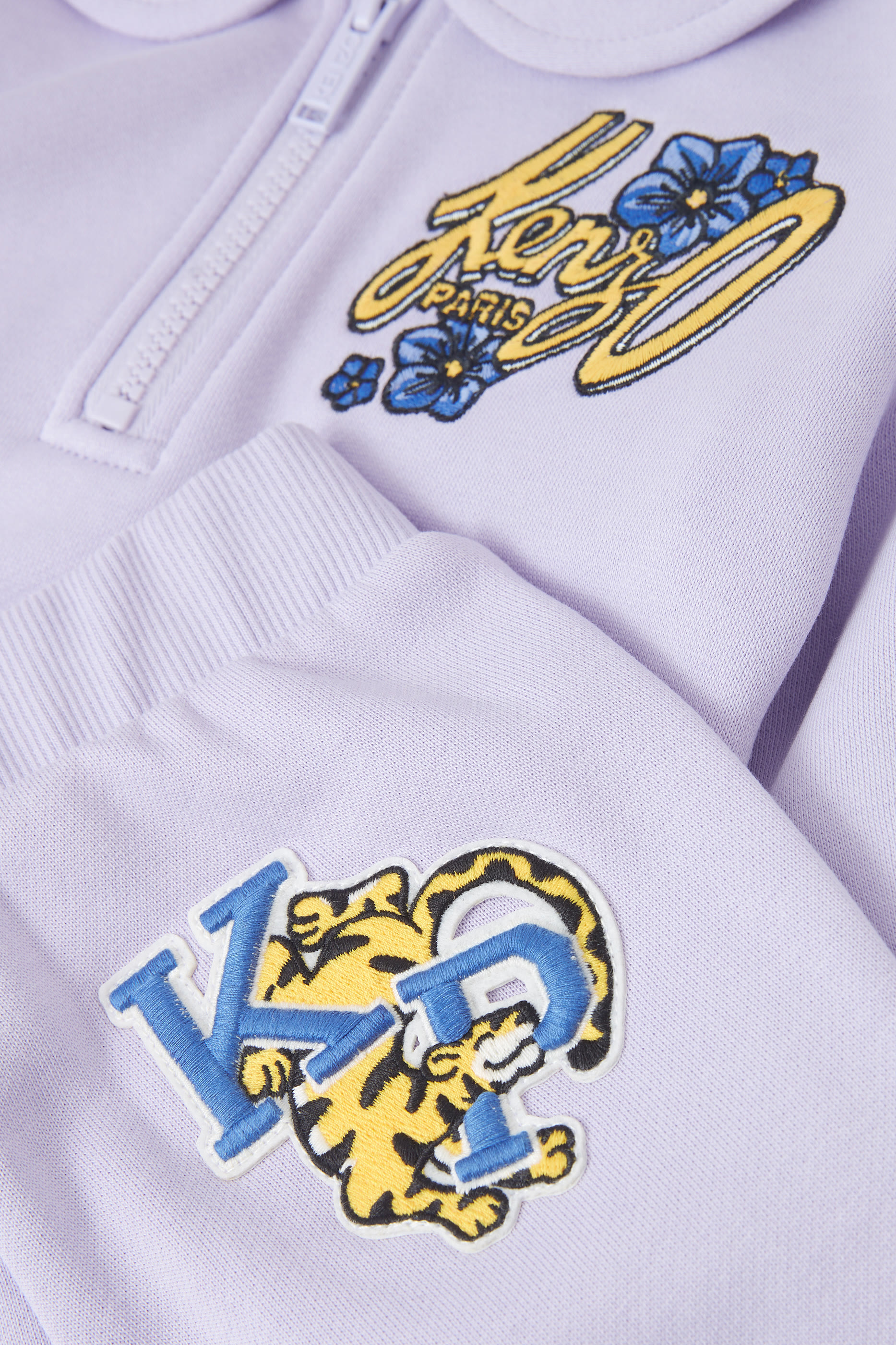 طقم كنزة وبنطال بتطريزات للأطفال