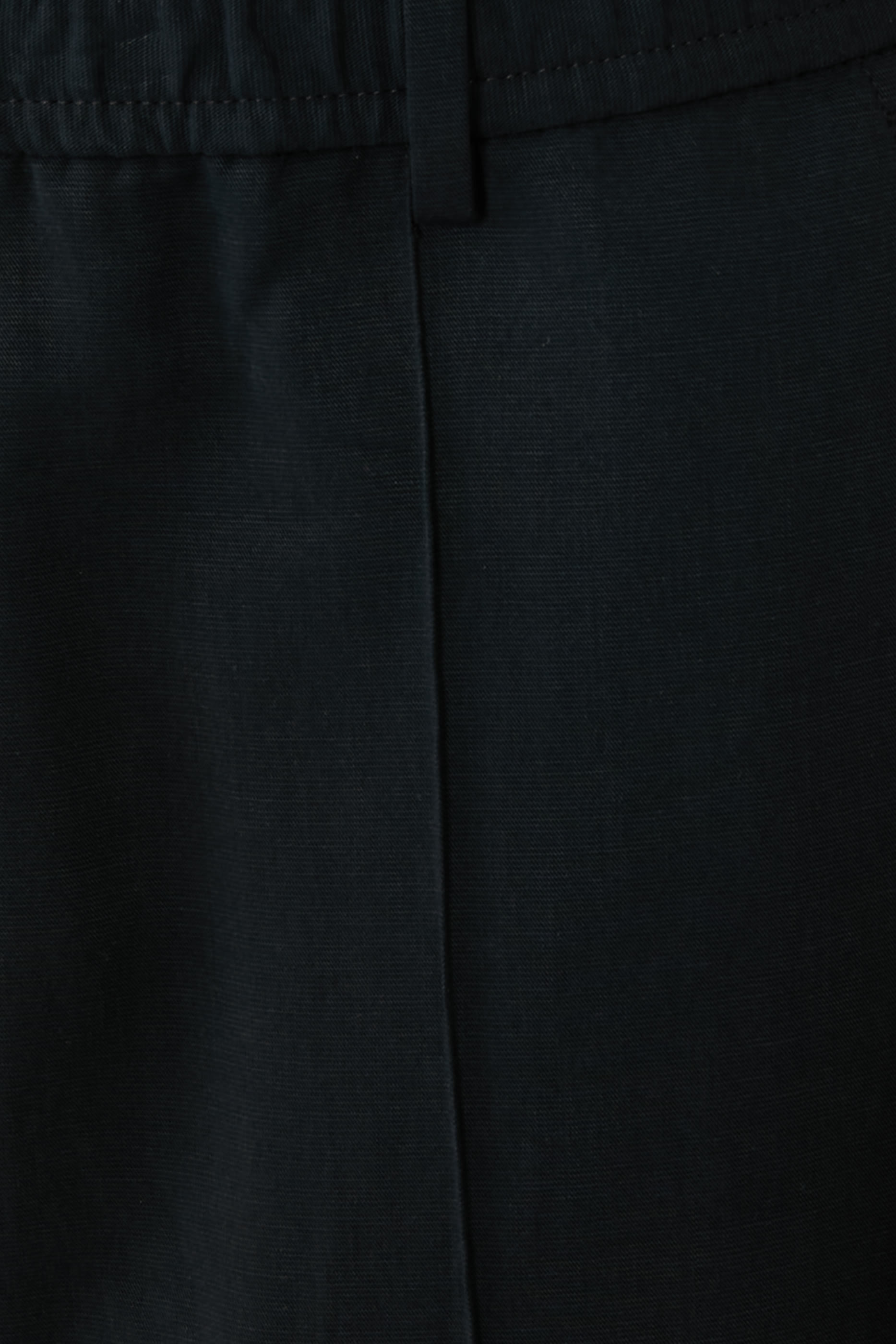 بنطال بقصة ساق مستقيمة