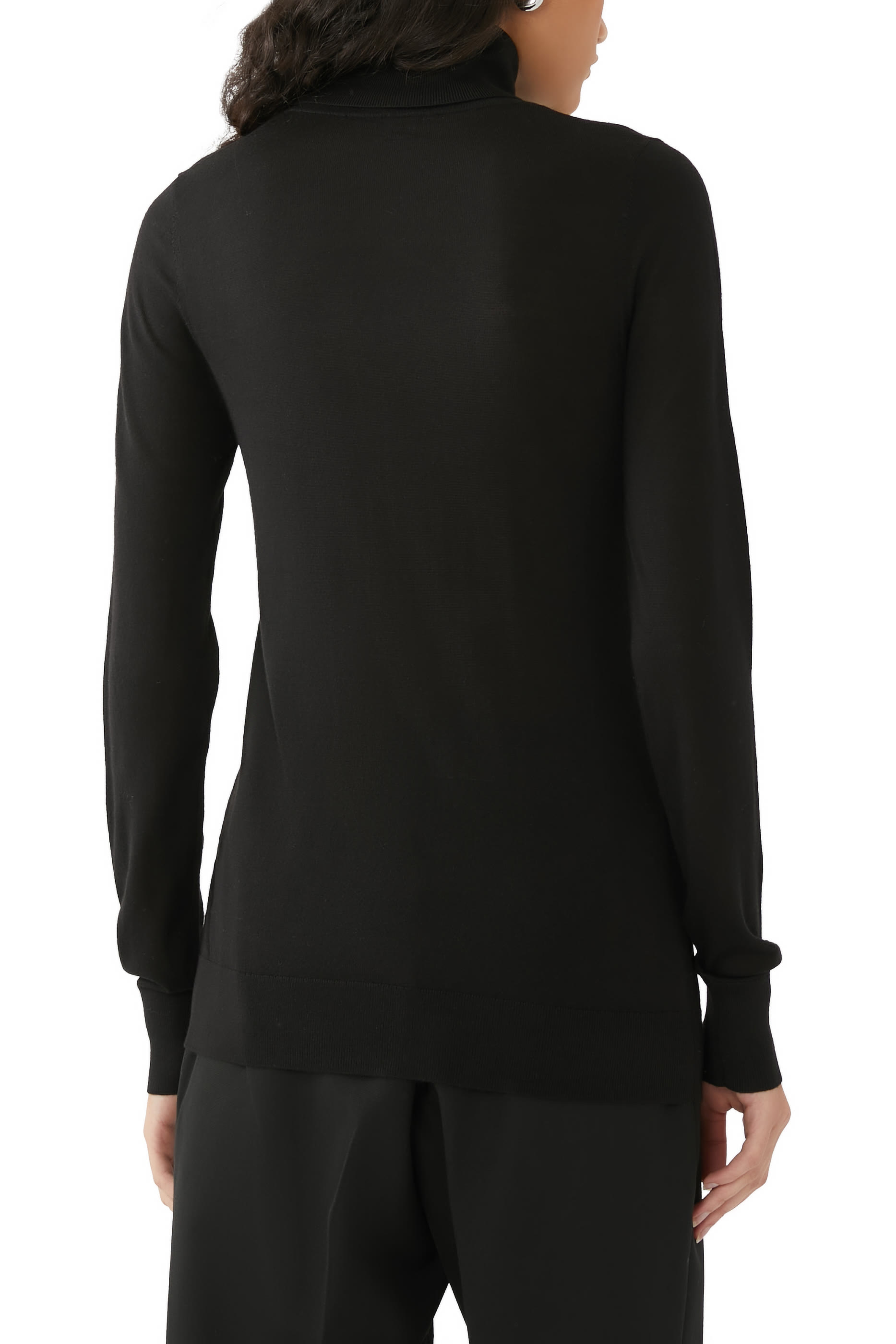 كنزة فاخرة بياقة عالية