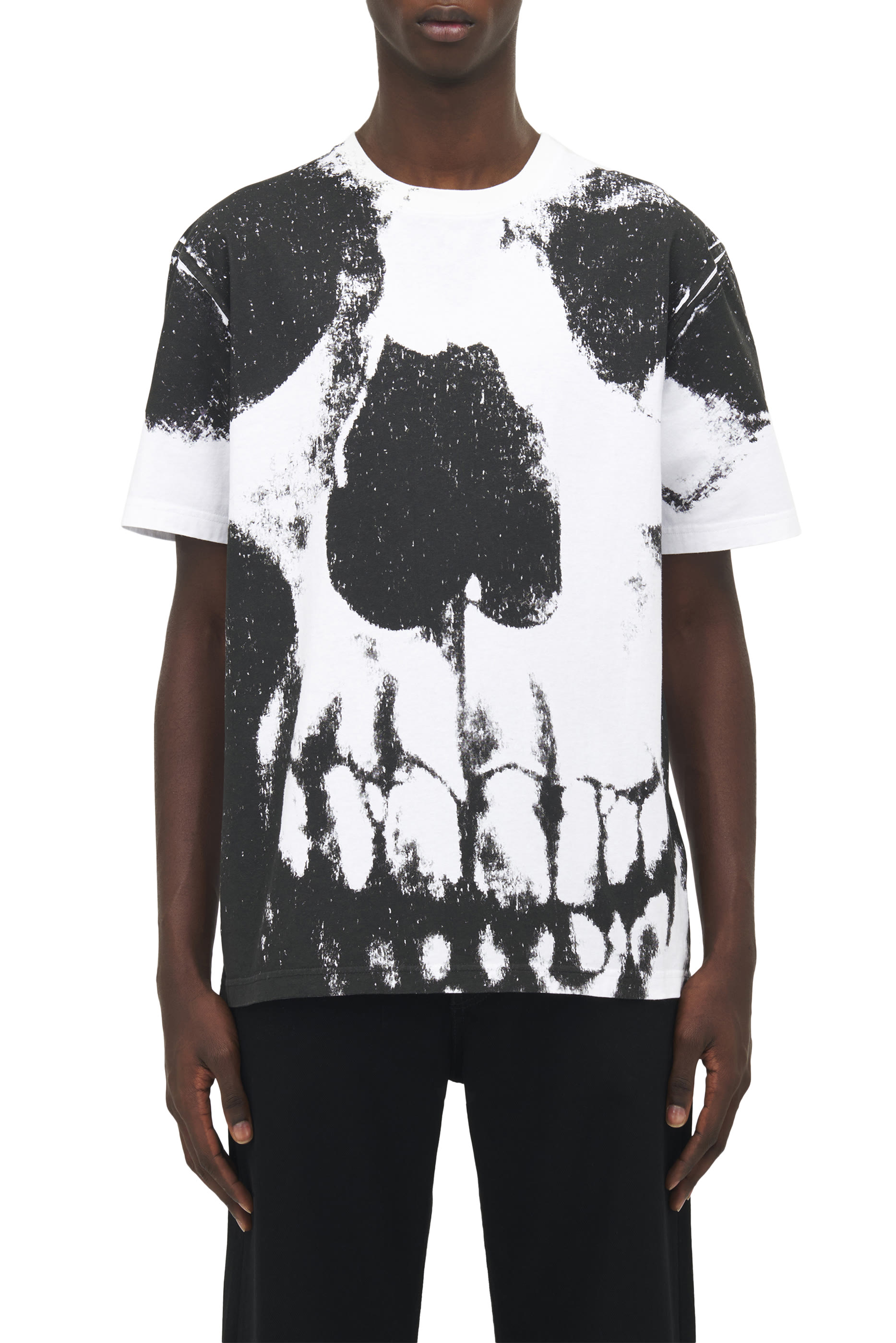 تيشيرت بشعار الماركة