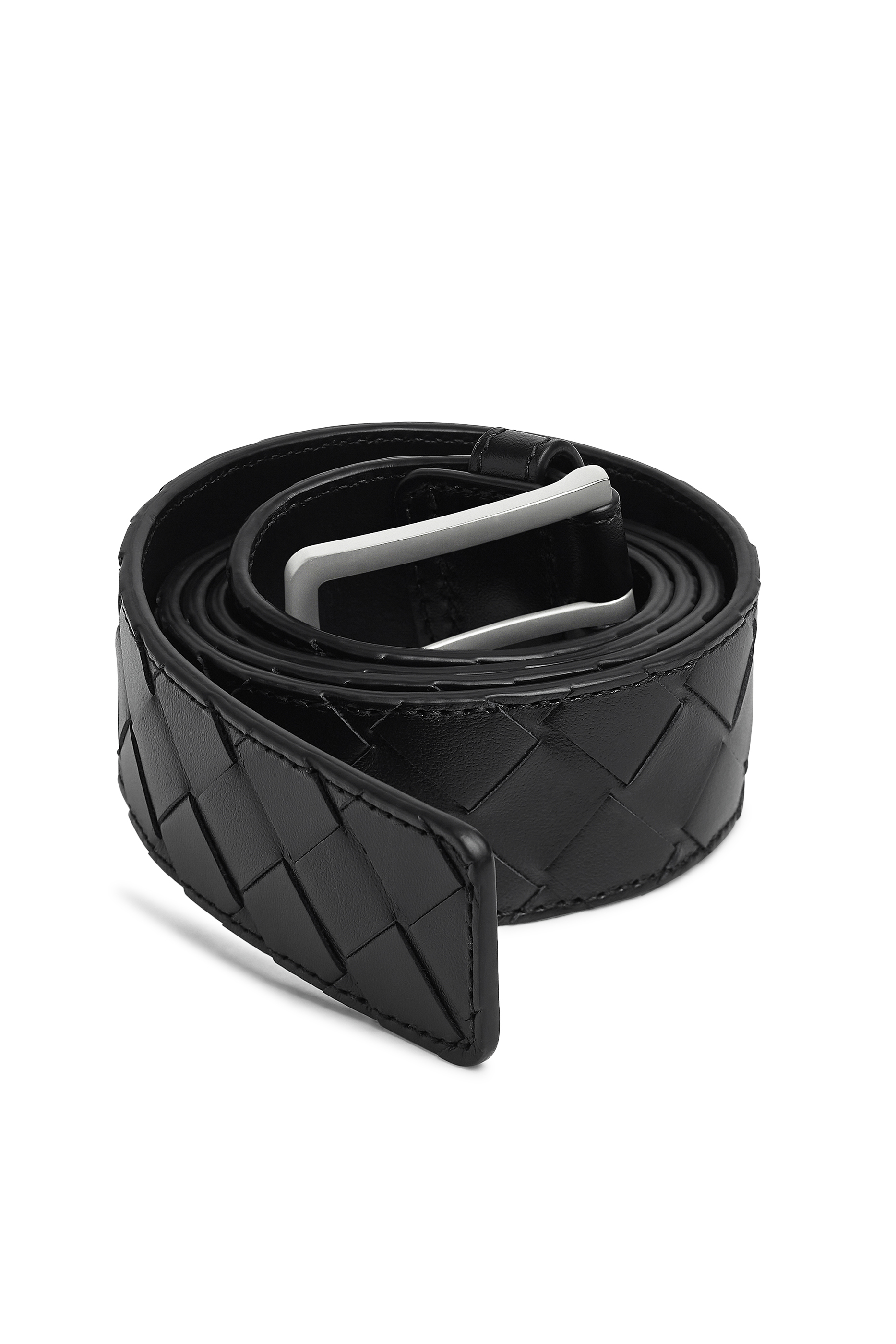 حزام بتصميم مجدول