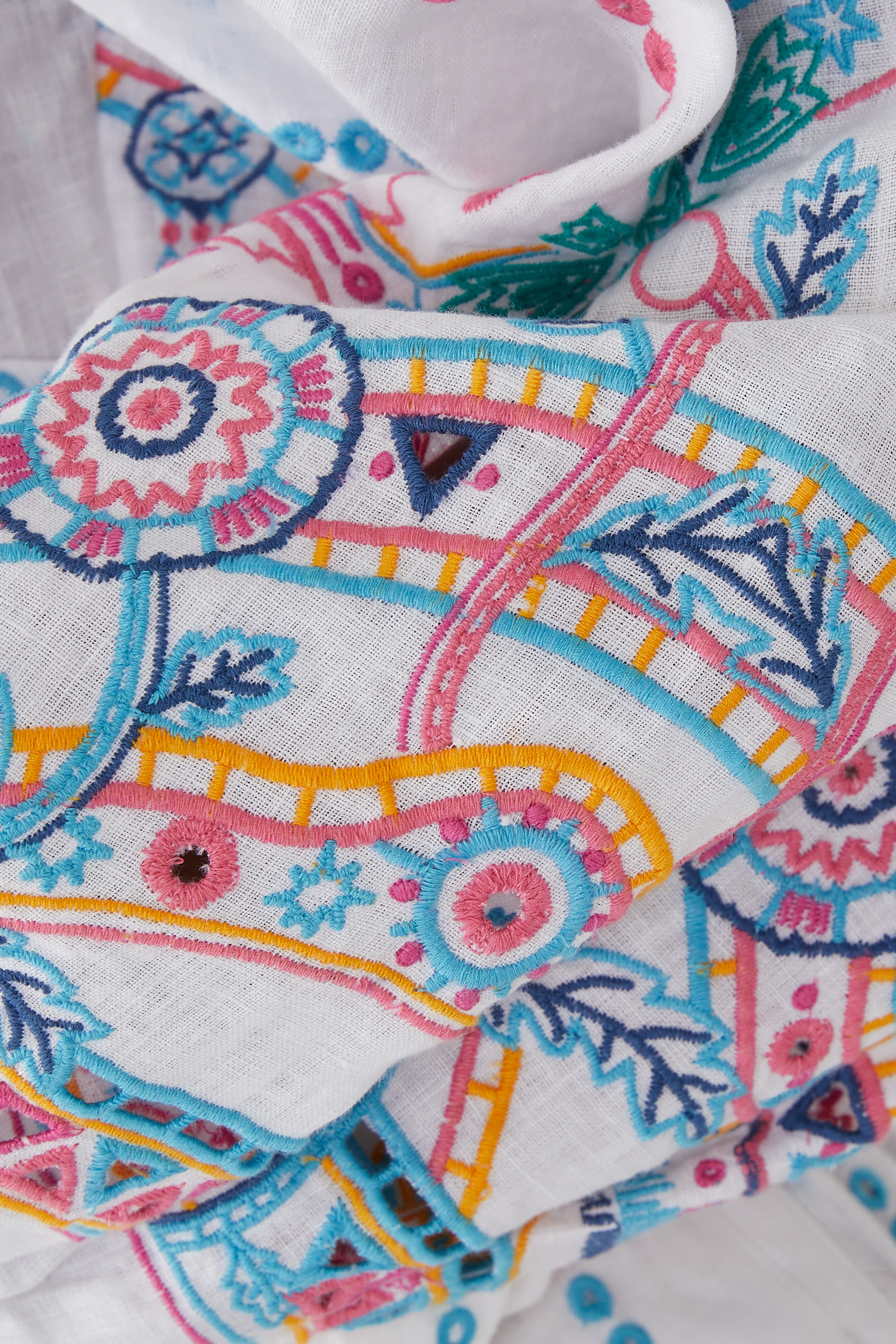 قميص قصير بتصميم ملفوف