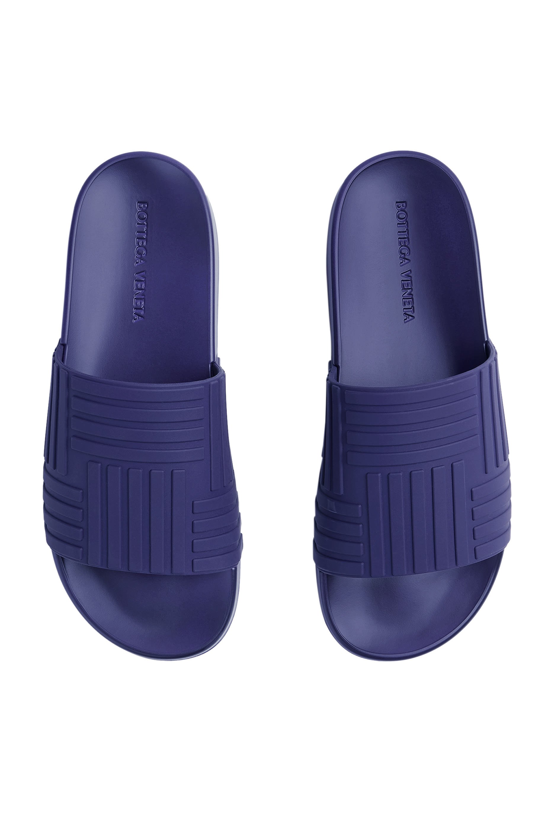 حذاء مفتوح بتصميم مجدول