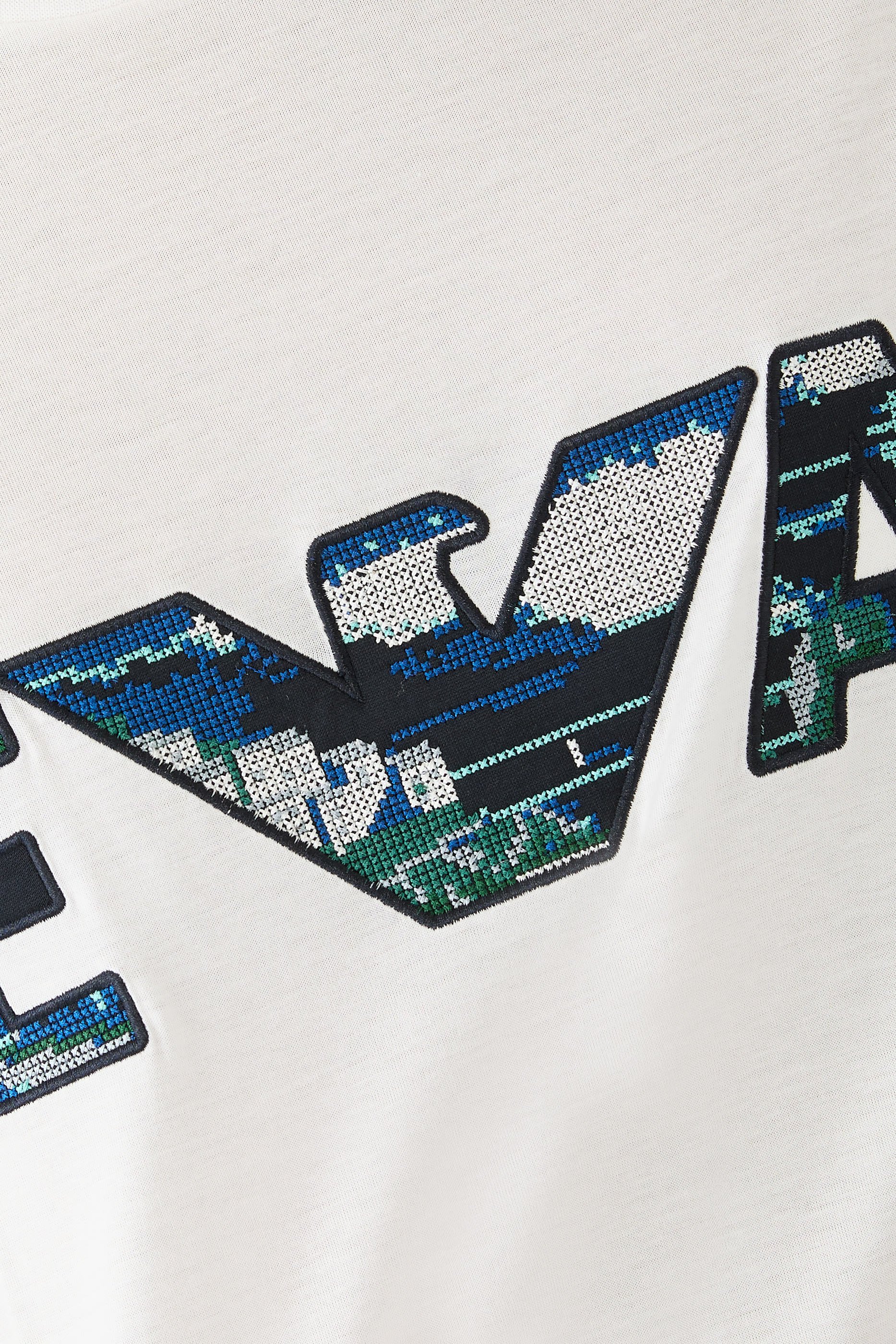 تيشيرت بشعار الماركة