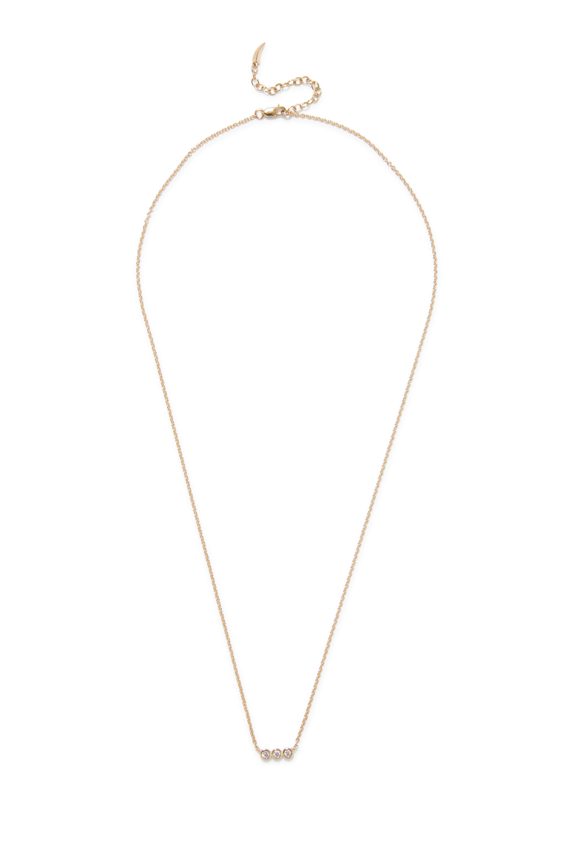 قلادة فاخرة مزينة بثلاث ماسات سوليتير