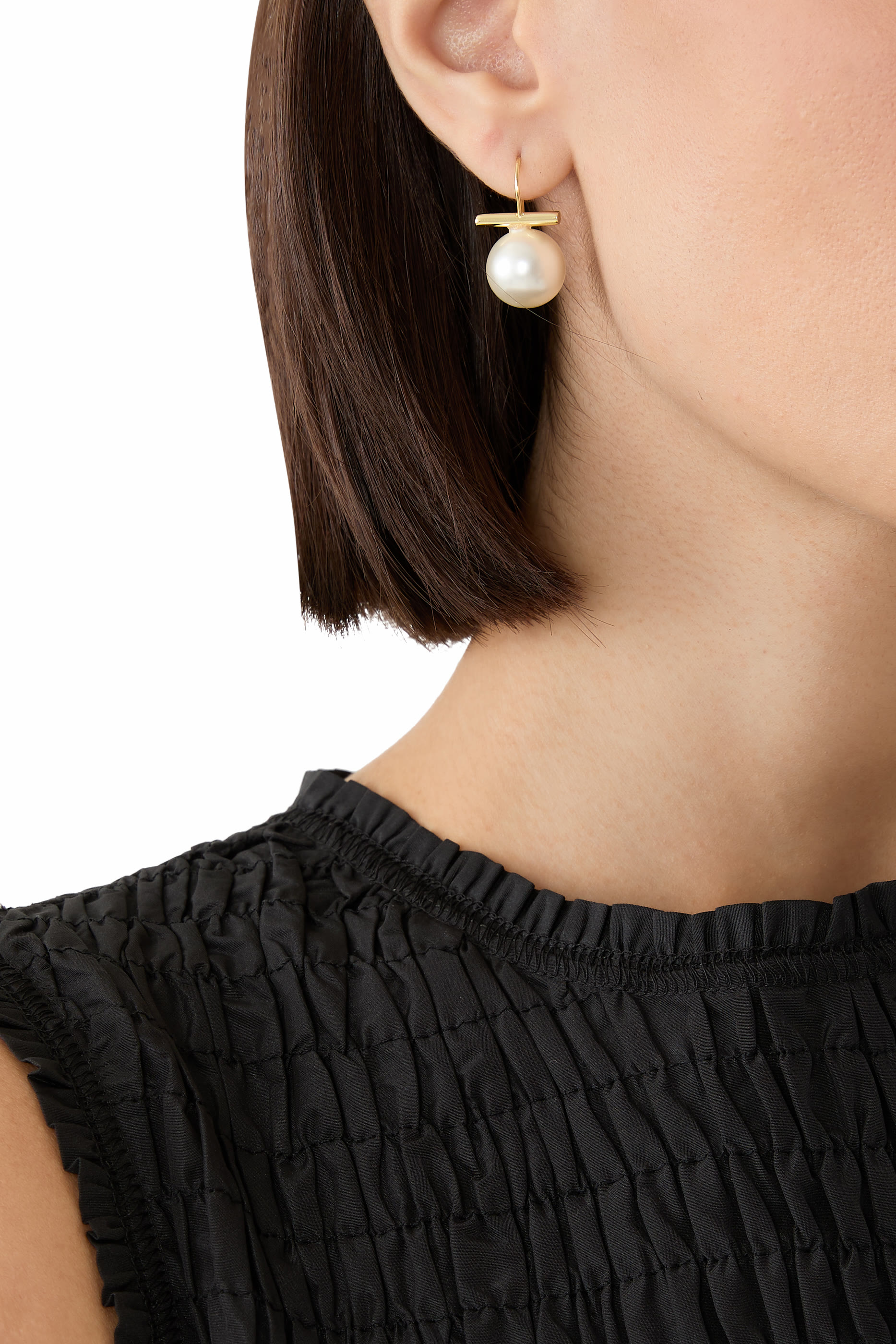 أقراط جيزيل مزينة بلؤلؤ مياه عذبة، فضة إسترلينية مطلية بذهب عيار 14