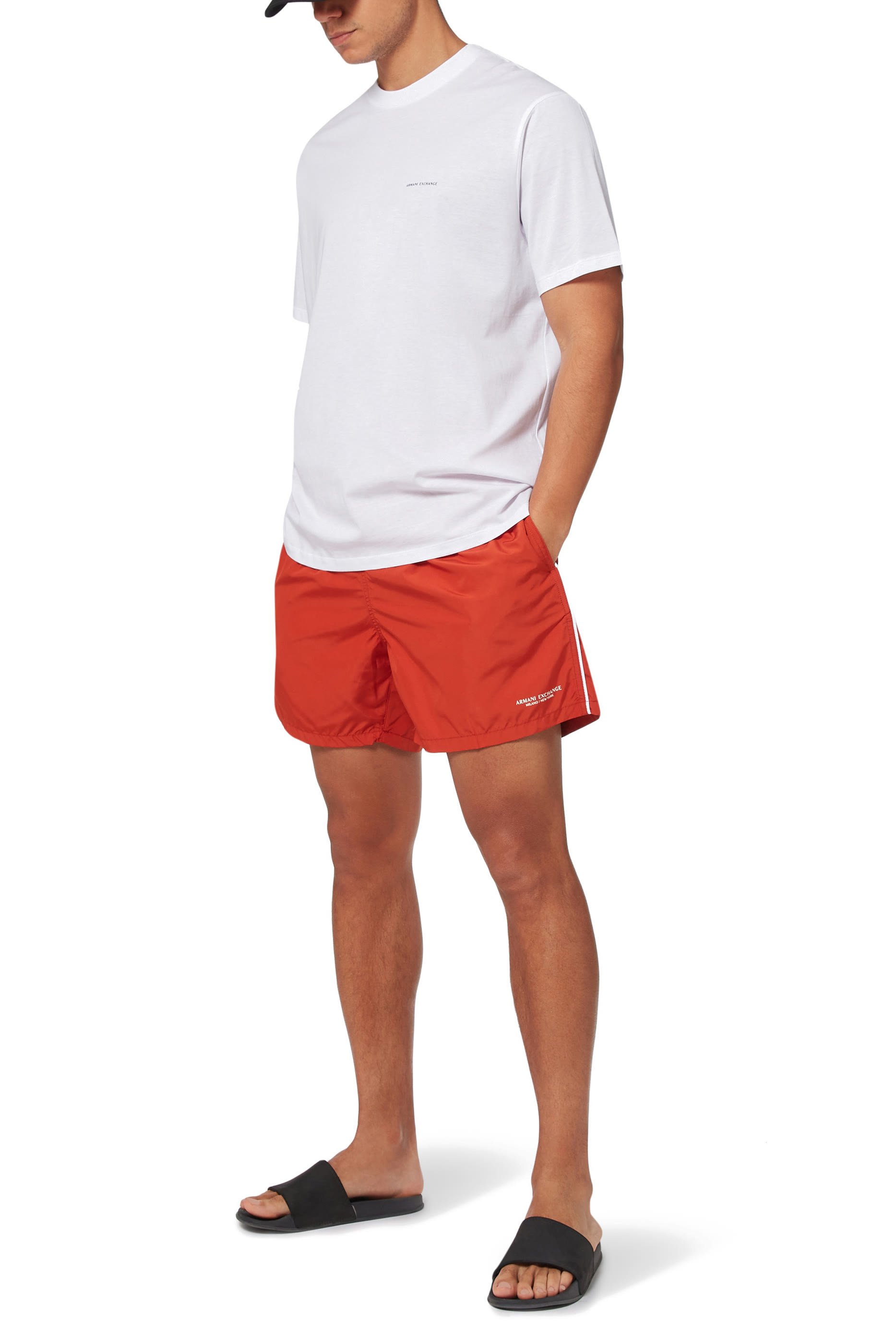 تيشيرت بشعار الماركة قطن