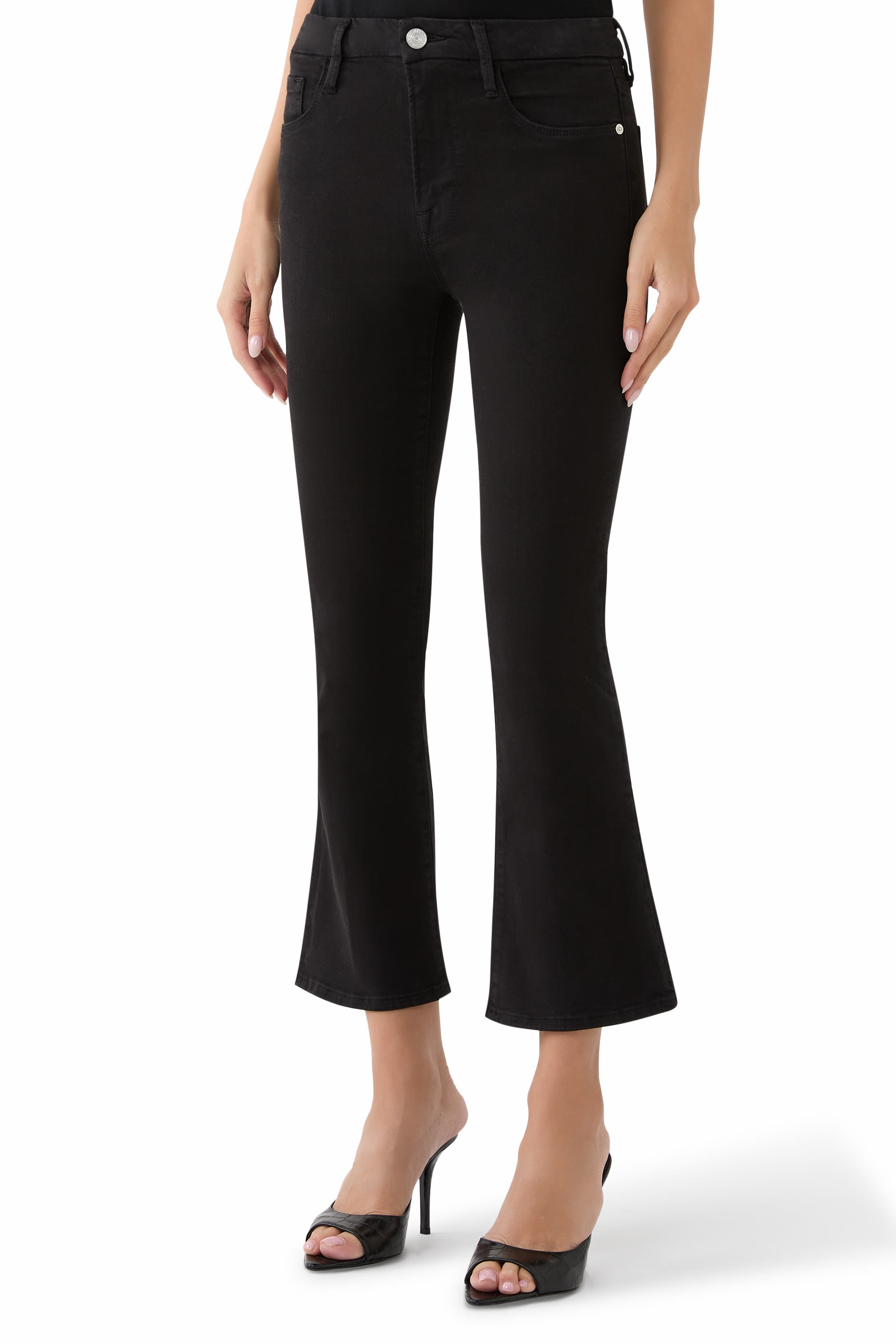 بنطال قصير بحافة واسعة