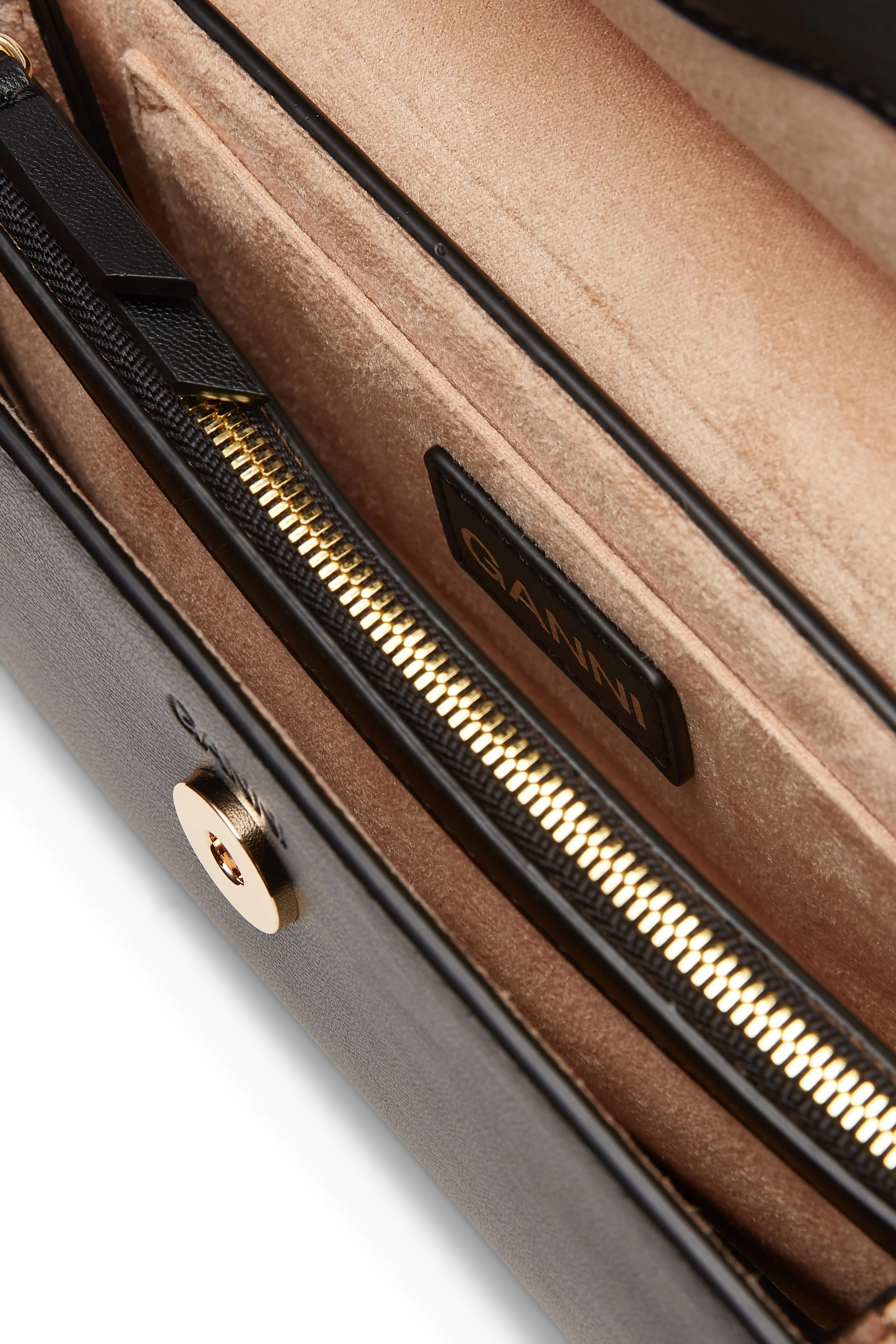 حقيبة ابو-جي صغيرة بيد علوية