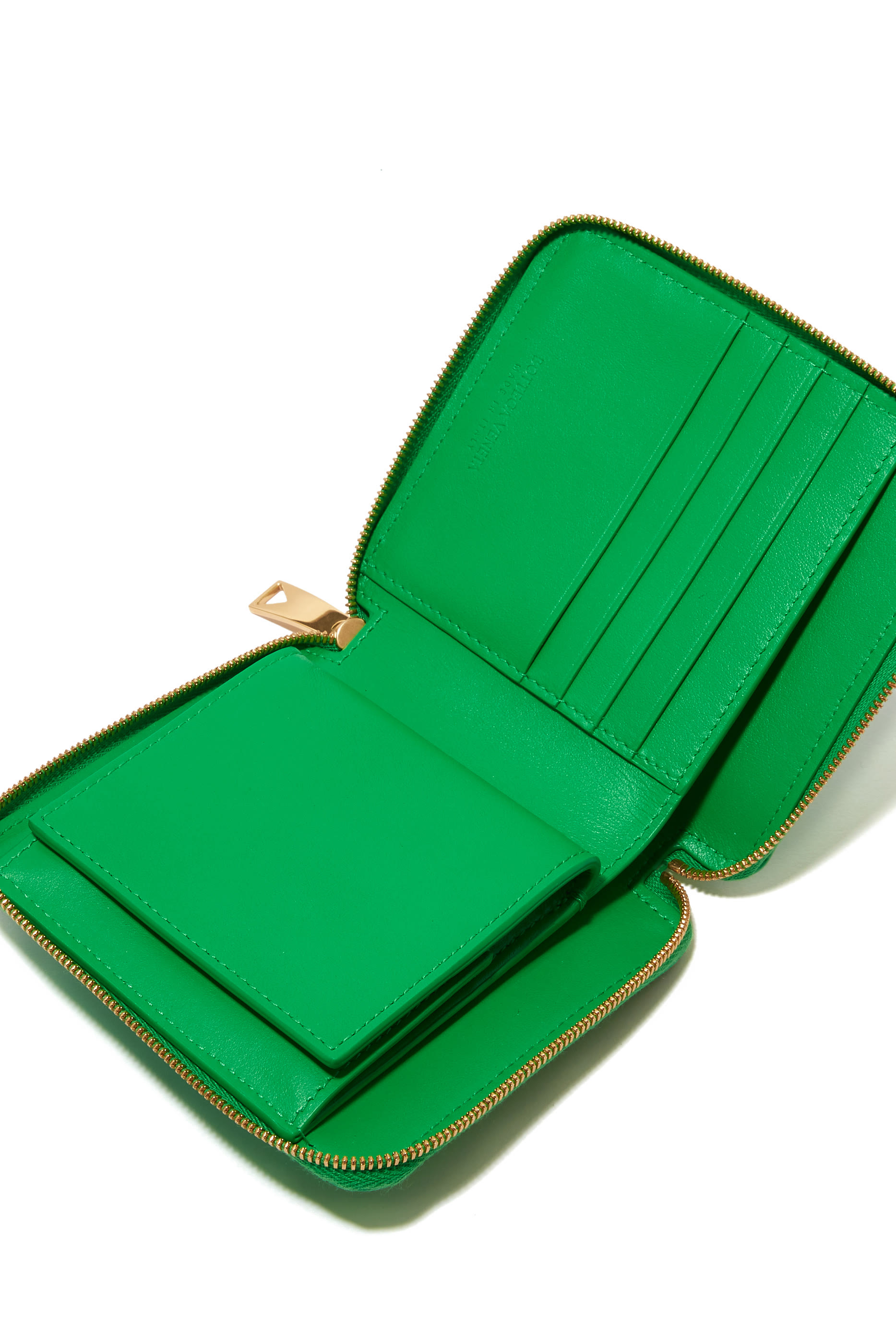 محفظة بسحاب محيط بالتصميم المجدول