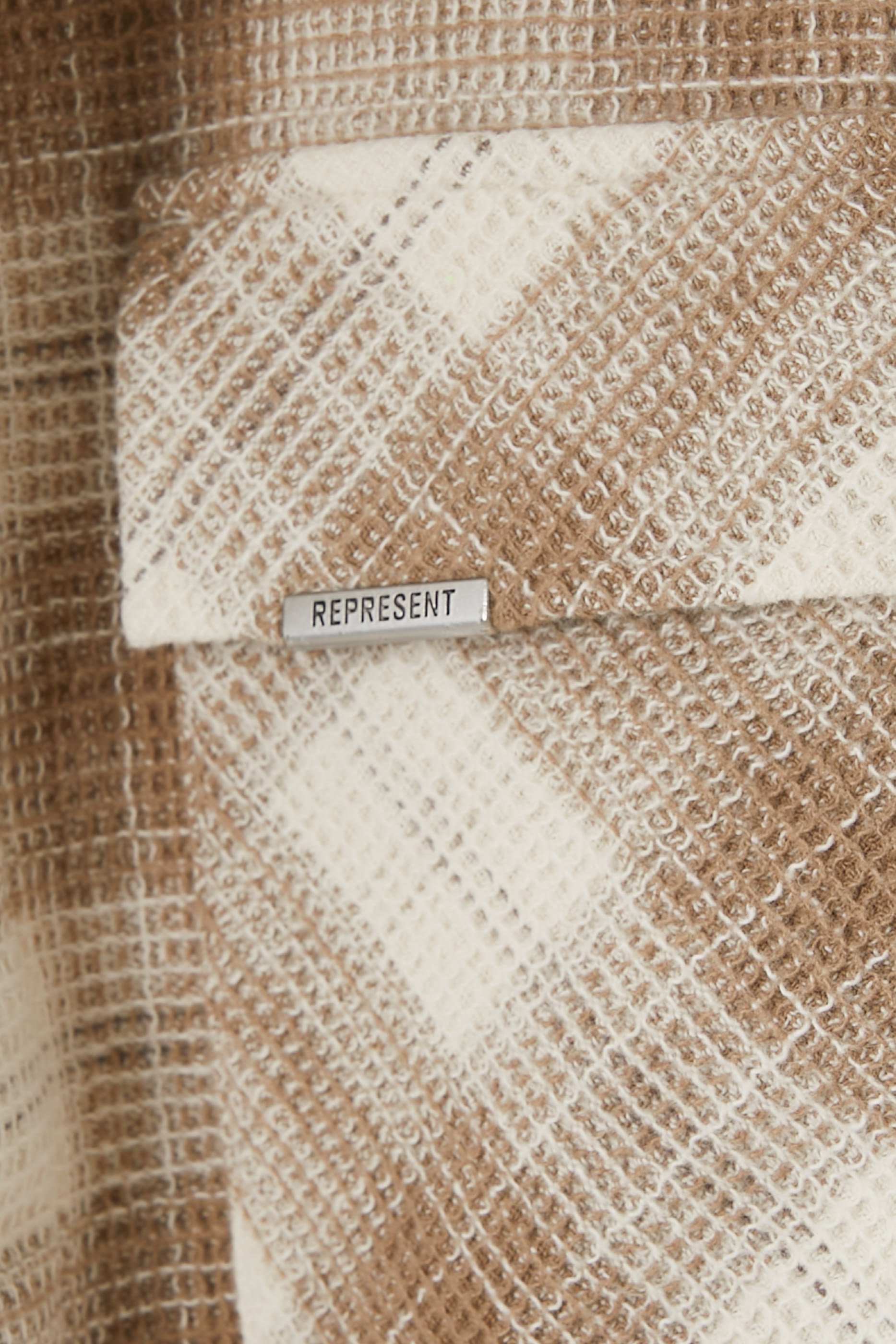 قميص فلانيل متشابك