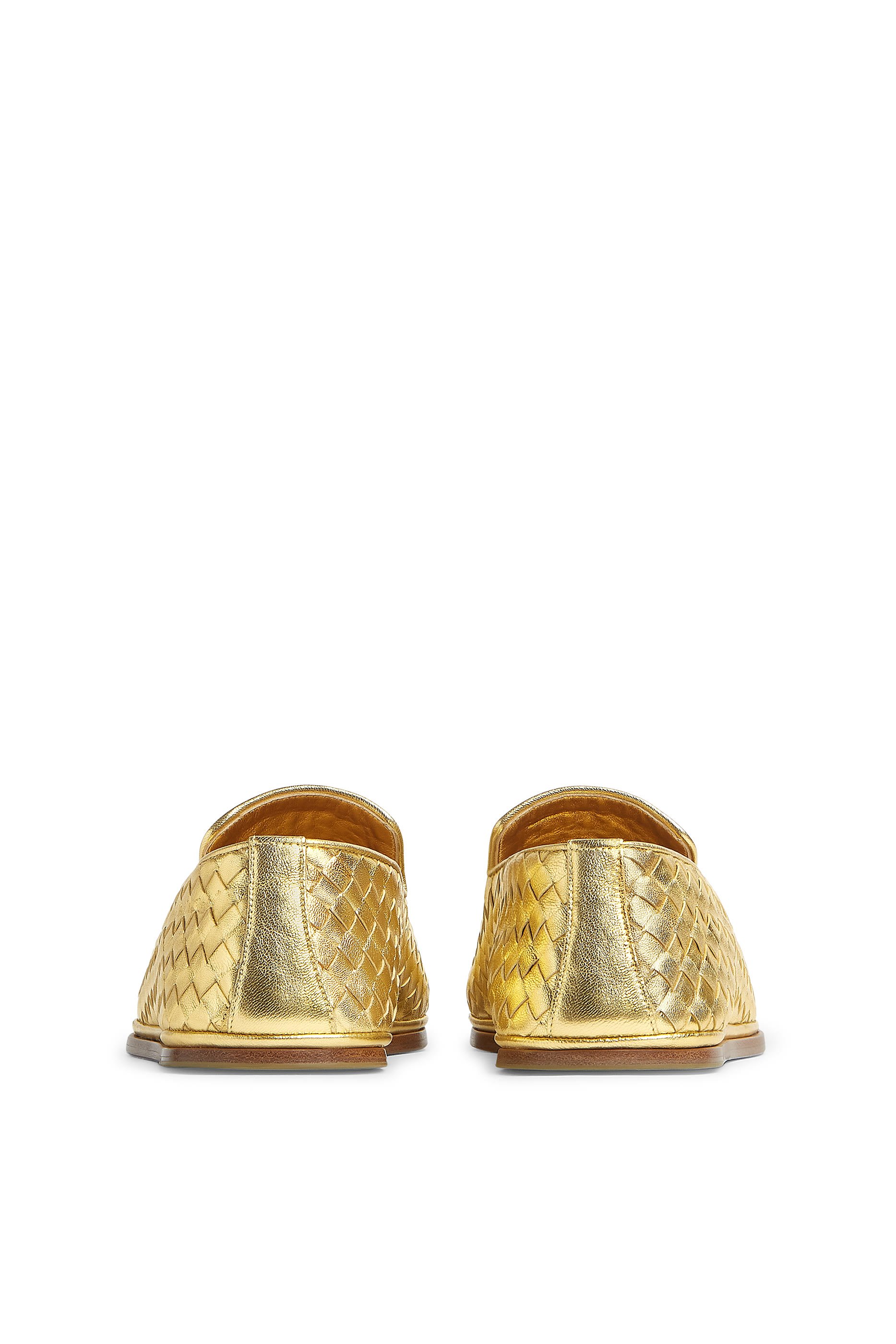 حذاء سنداي مفتوح من الخلف