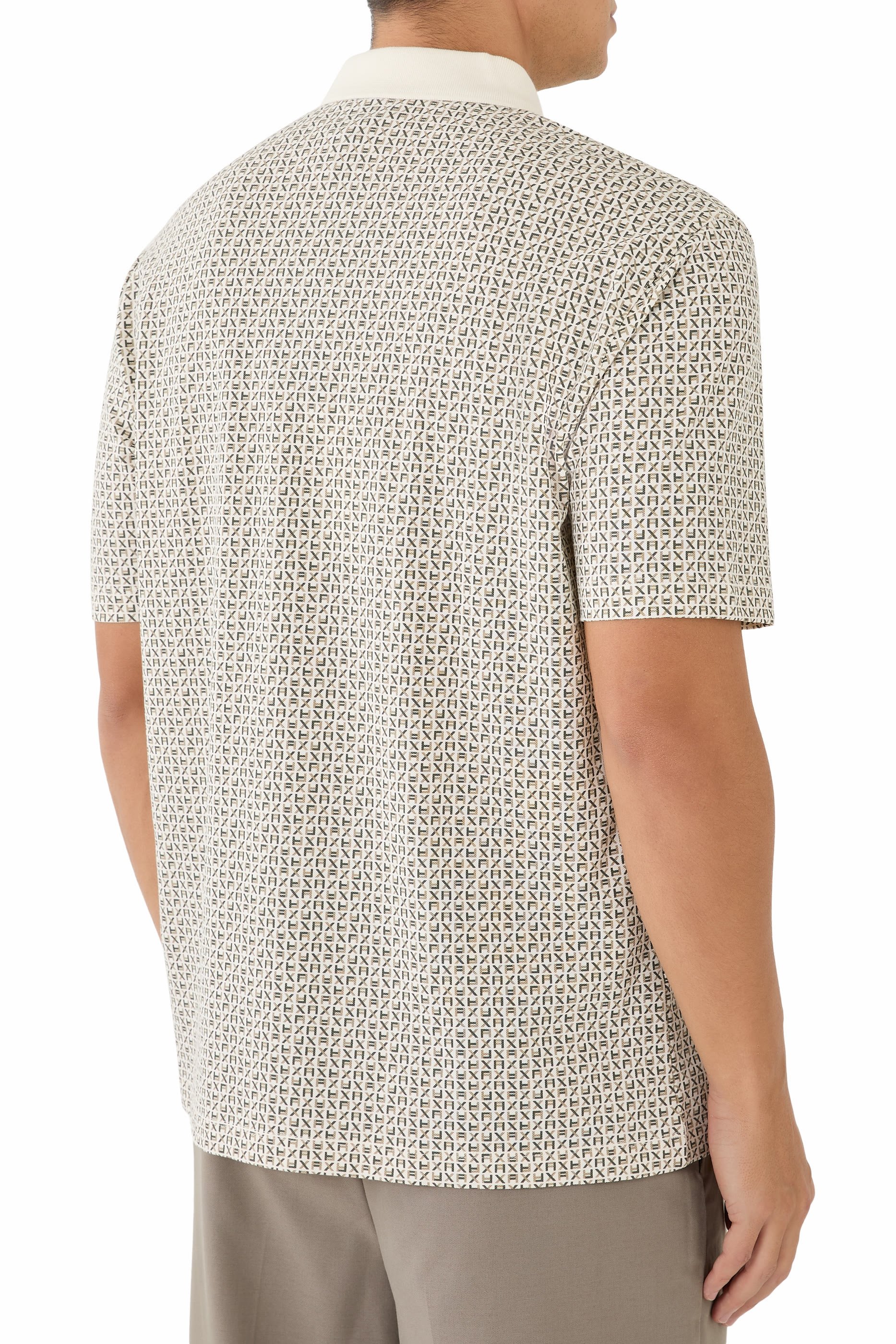 قميص بولو بأكمام قصيرة