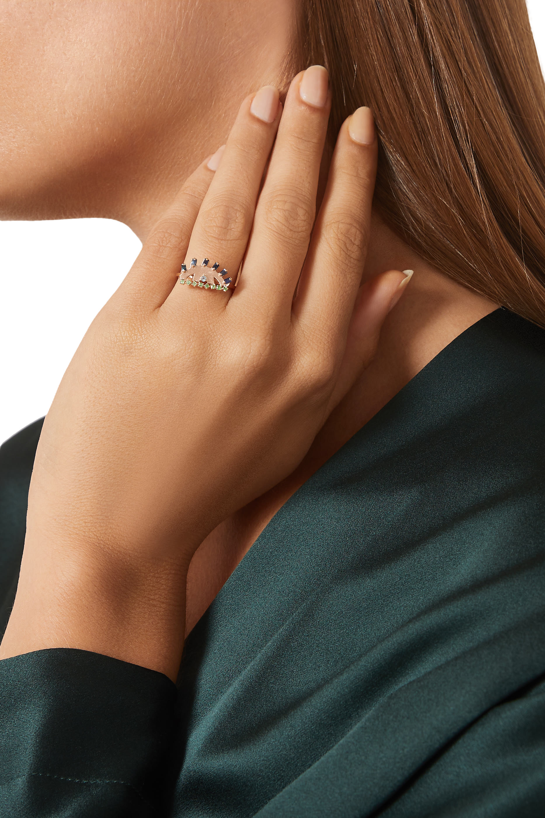 خاتم يا عين مرصع بالتوباز والزمرد والياقوت، ذهب وردي عيار 18