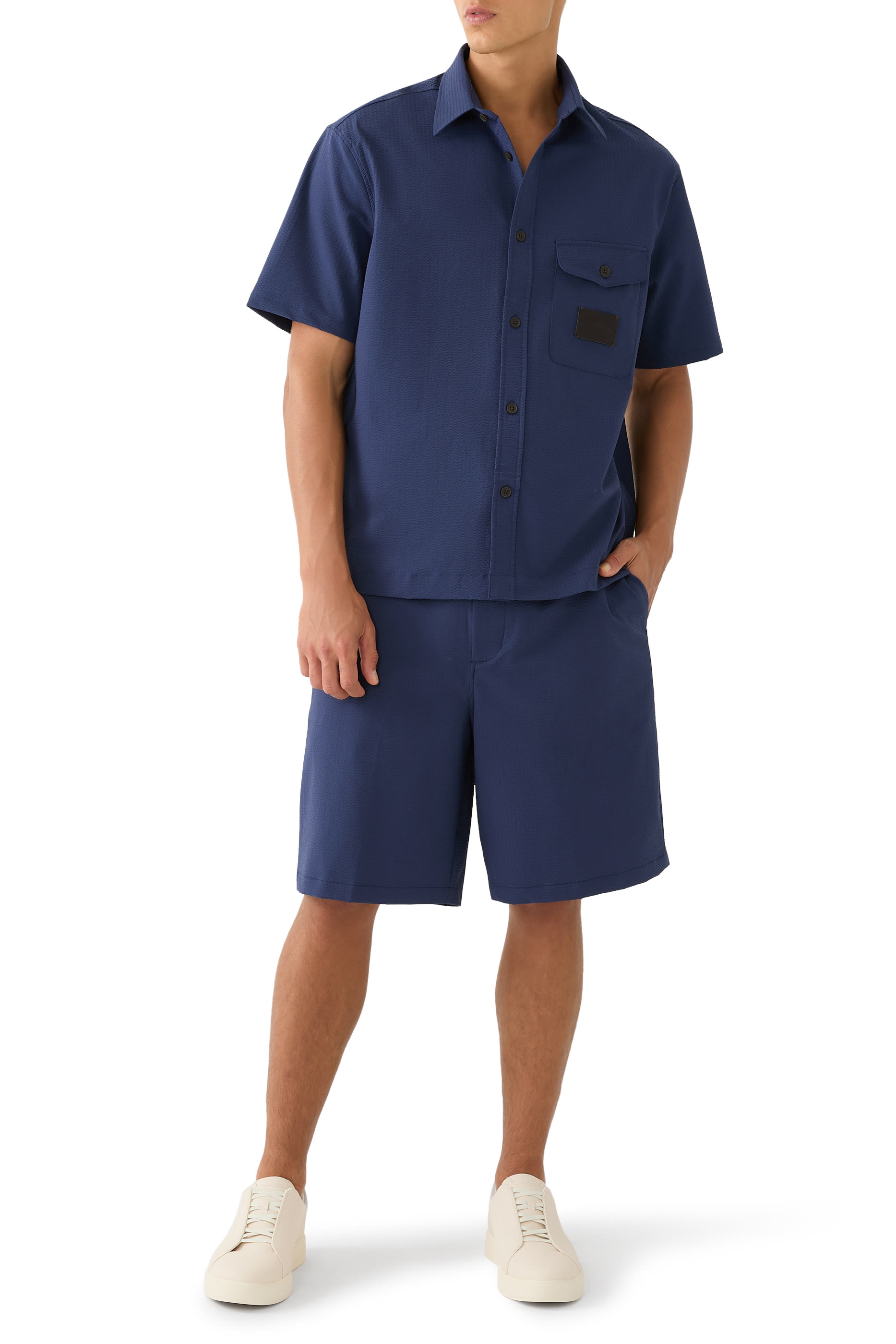 قميص برقعة شعار الماركة سيرساكر