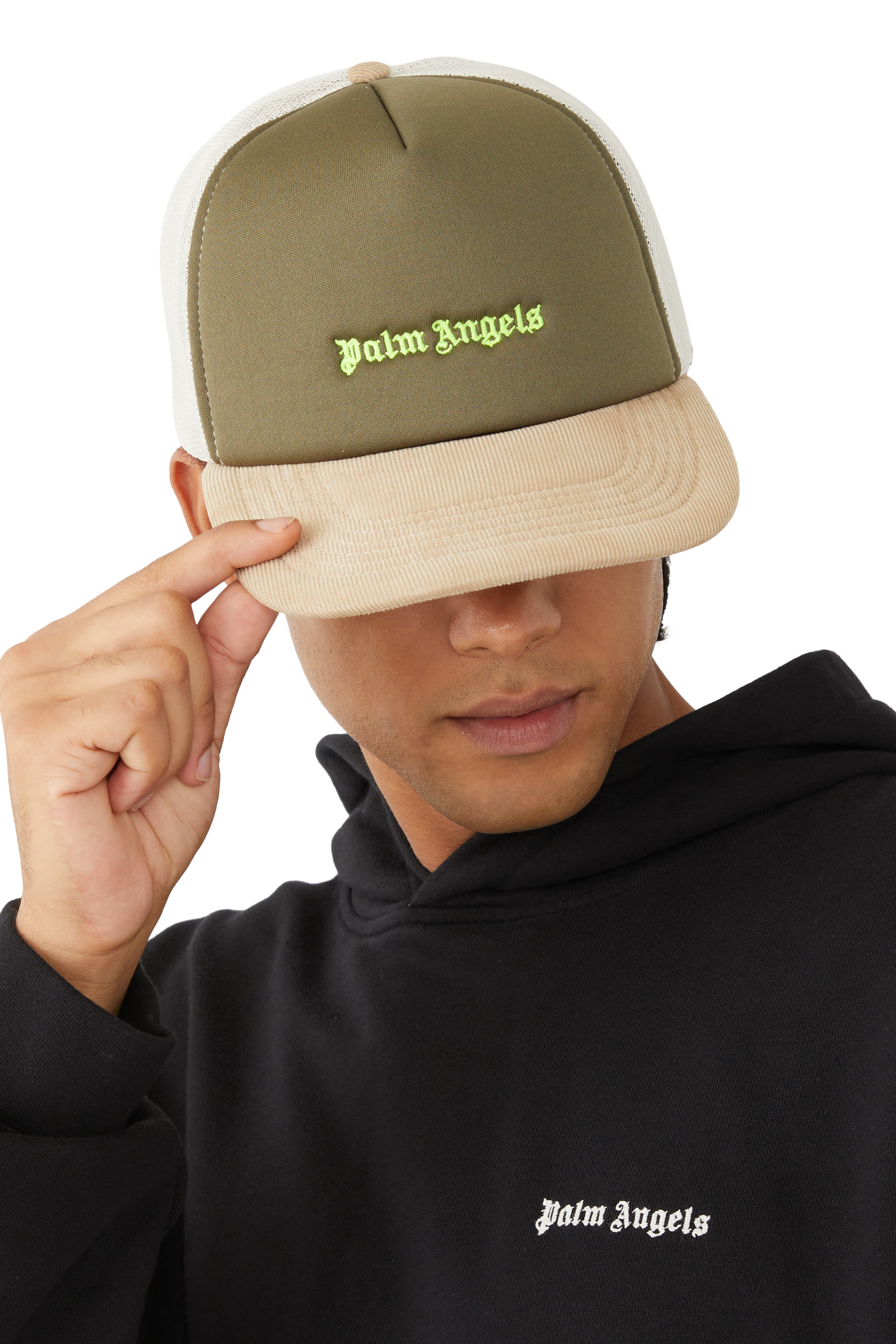 قبعة رياضية بتطريز شعار الماركة