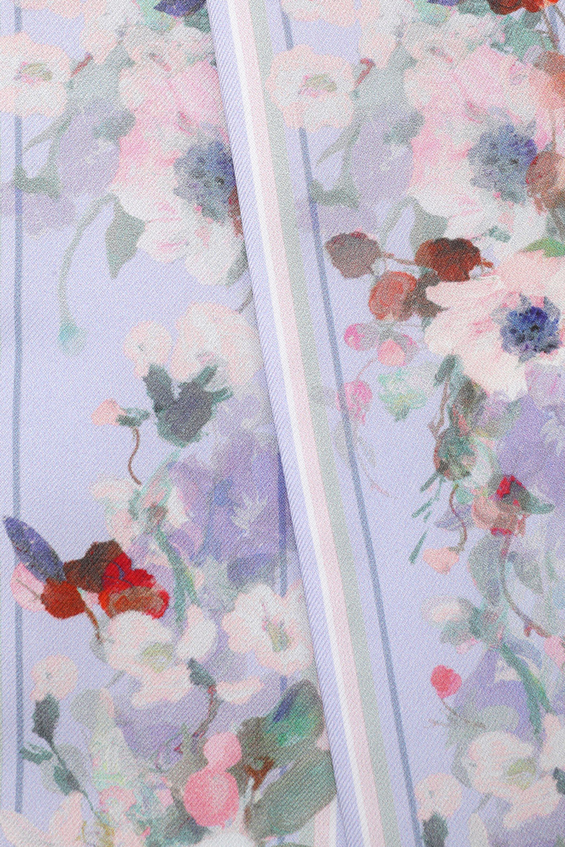 وشاح بتصميم شريط حرير بنقشة