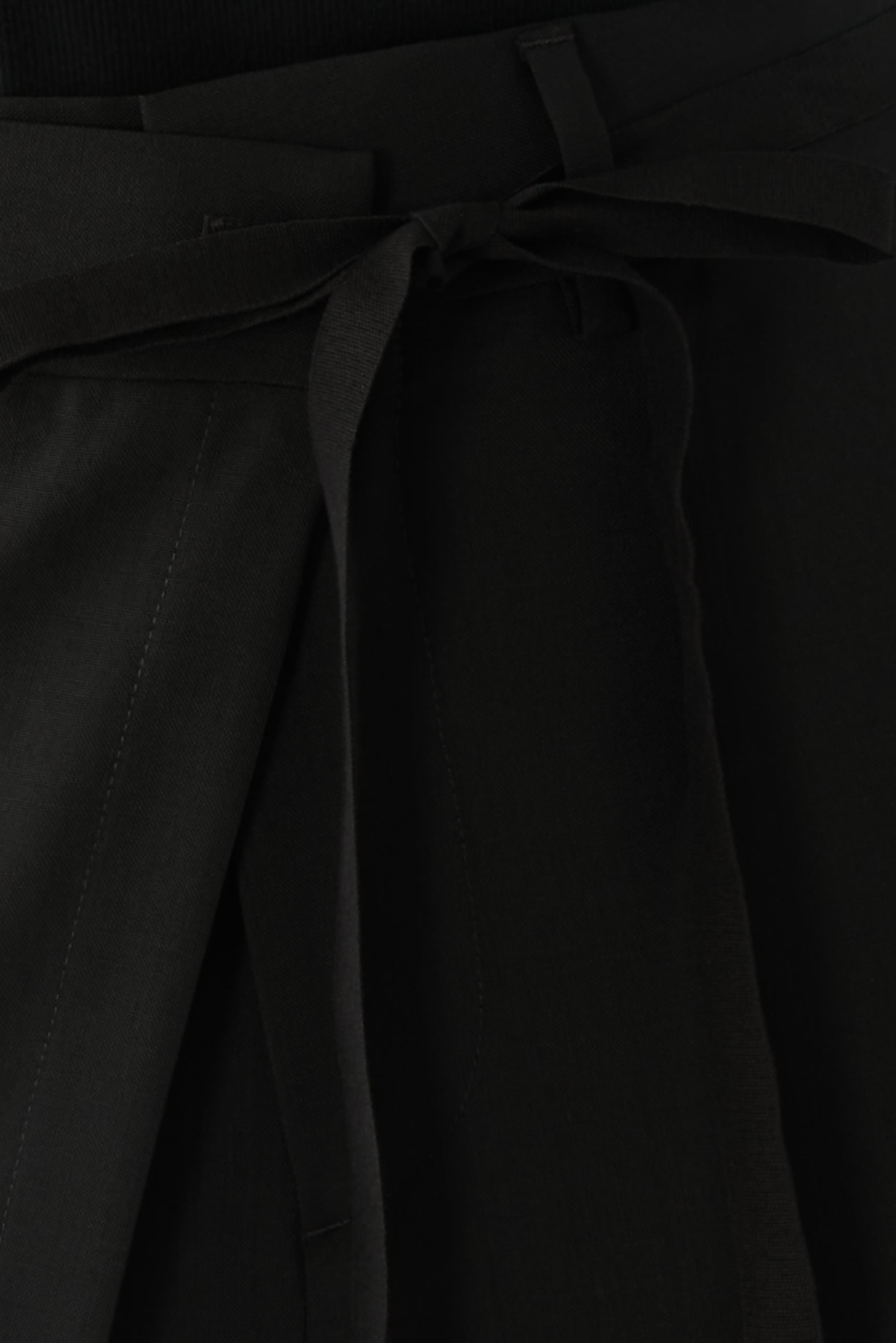 بنطال بتصميم تنورة ملفوفة