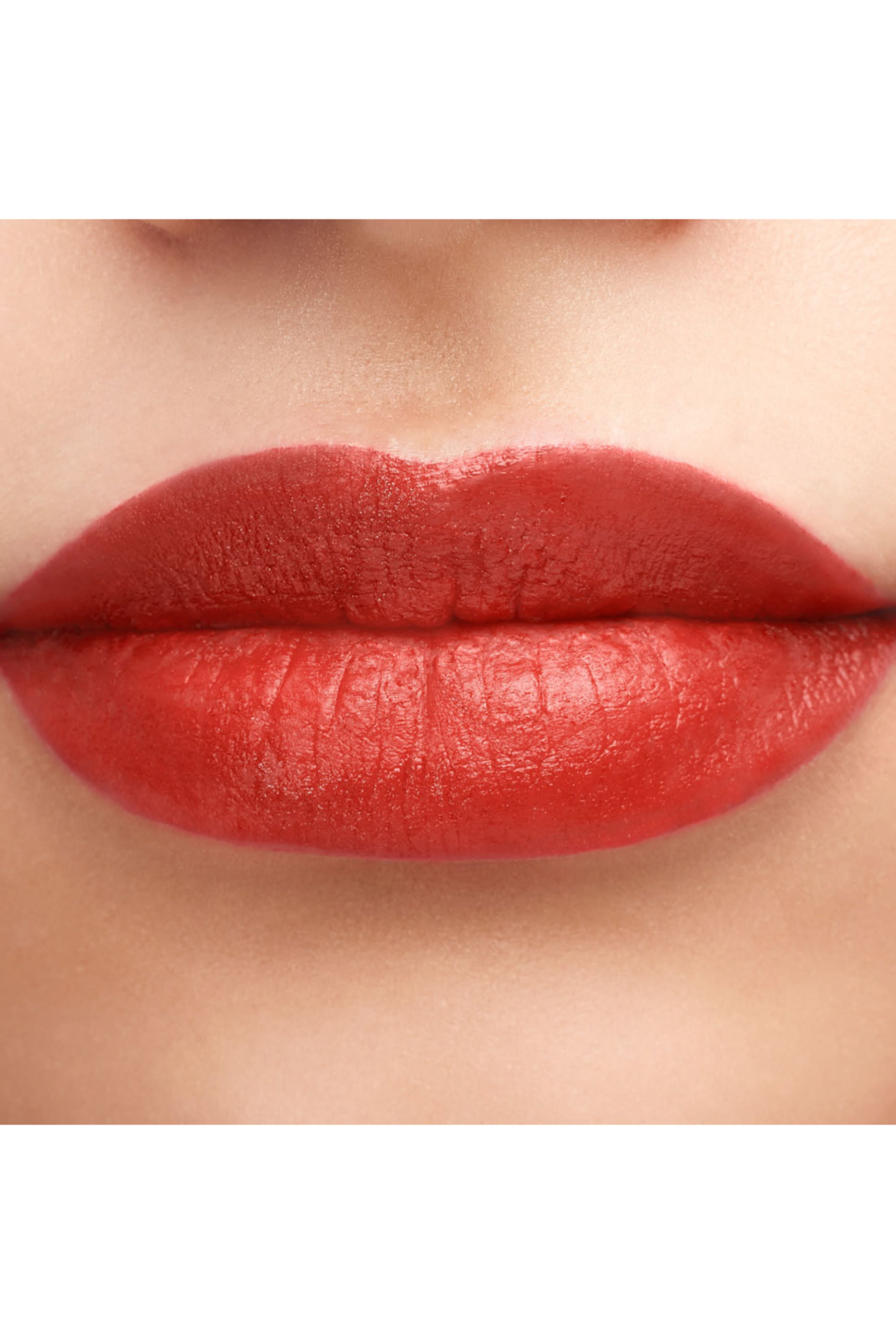 أحمر شفاه سليم كوتورغير لامع