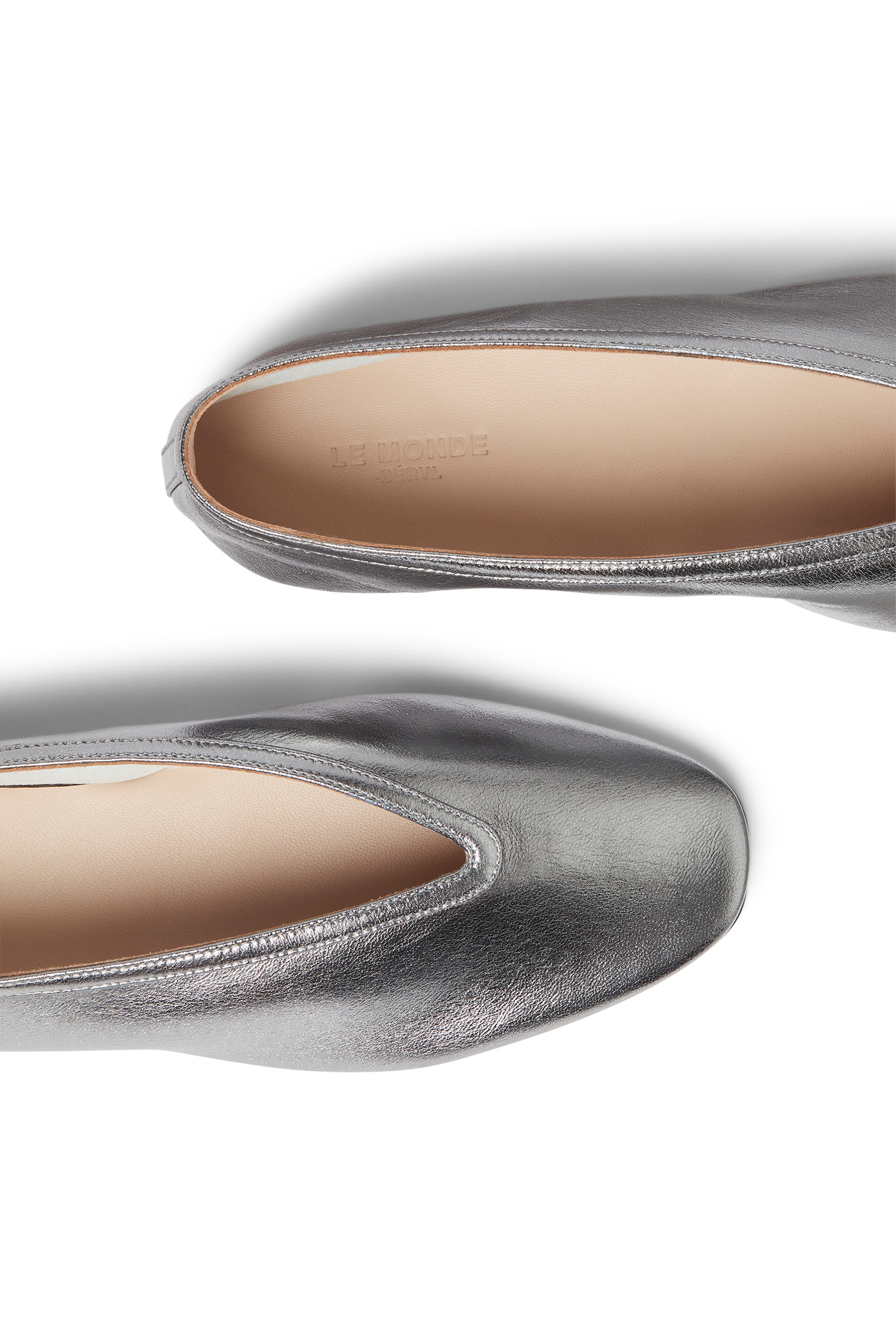 حذاء مفتوح من الخلف لونا