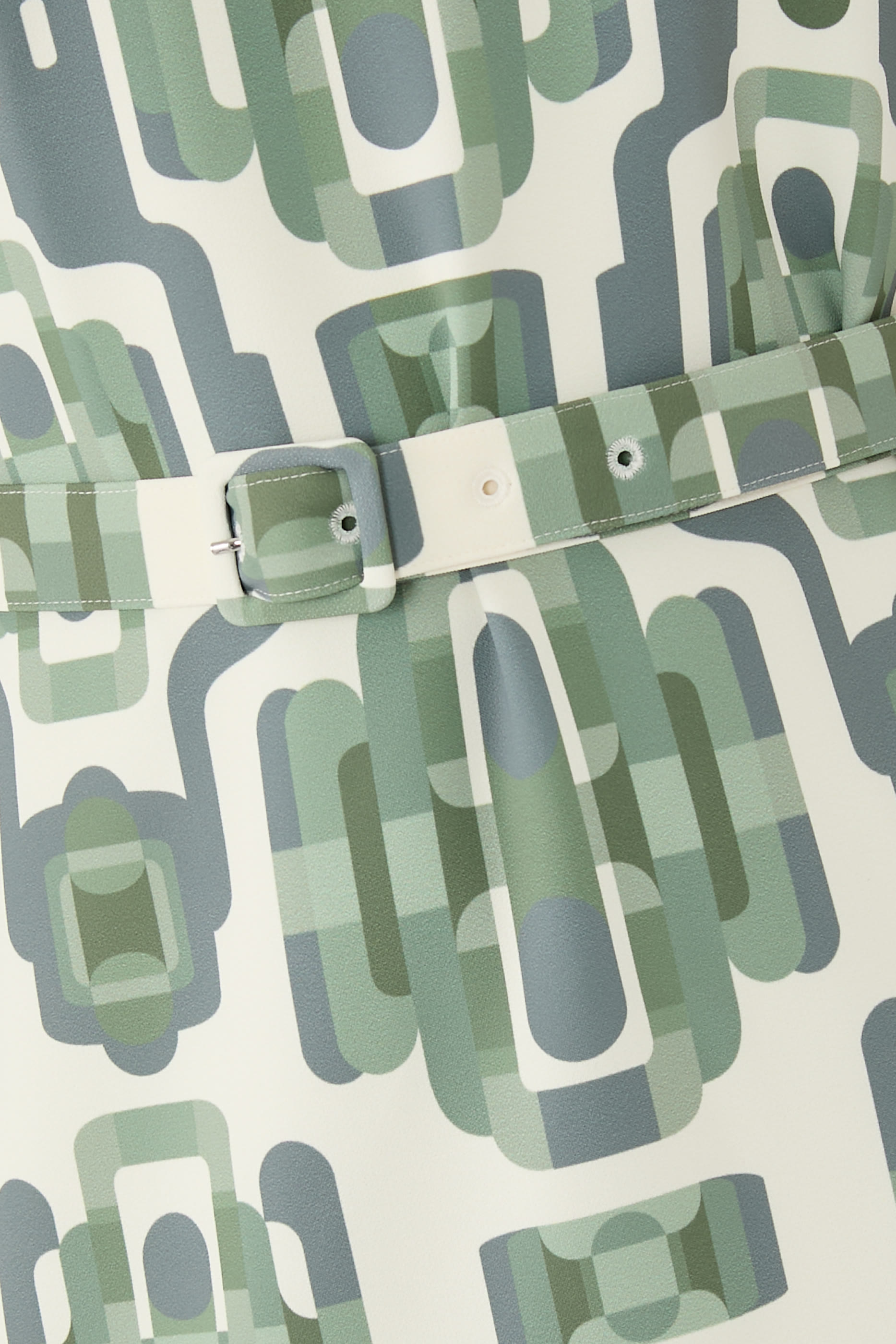 فستان لاريسا بنقشة وفتحة