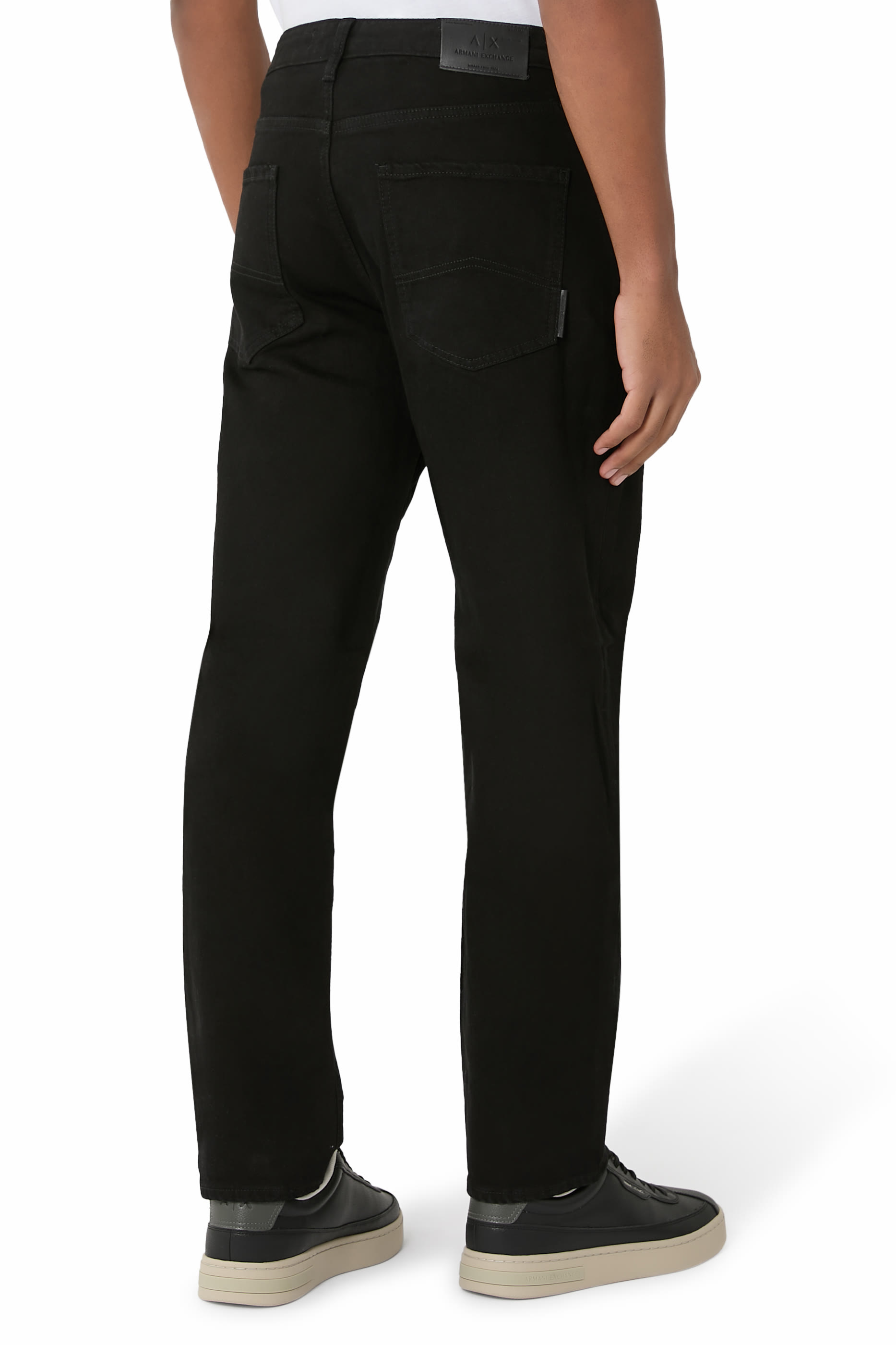 بنطال جينز بقصة مستقيمة دنيم