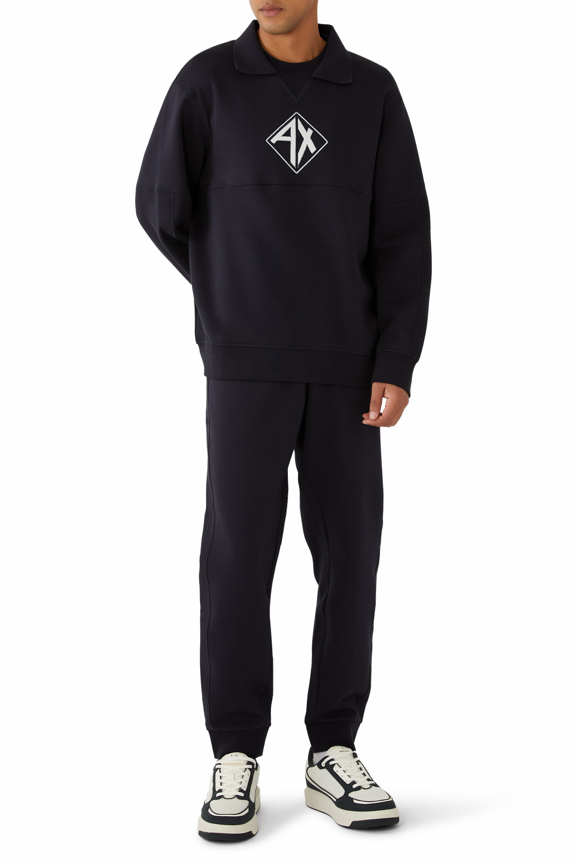 سويت شيرت بشعار الماركة