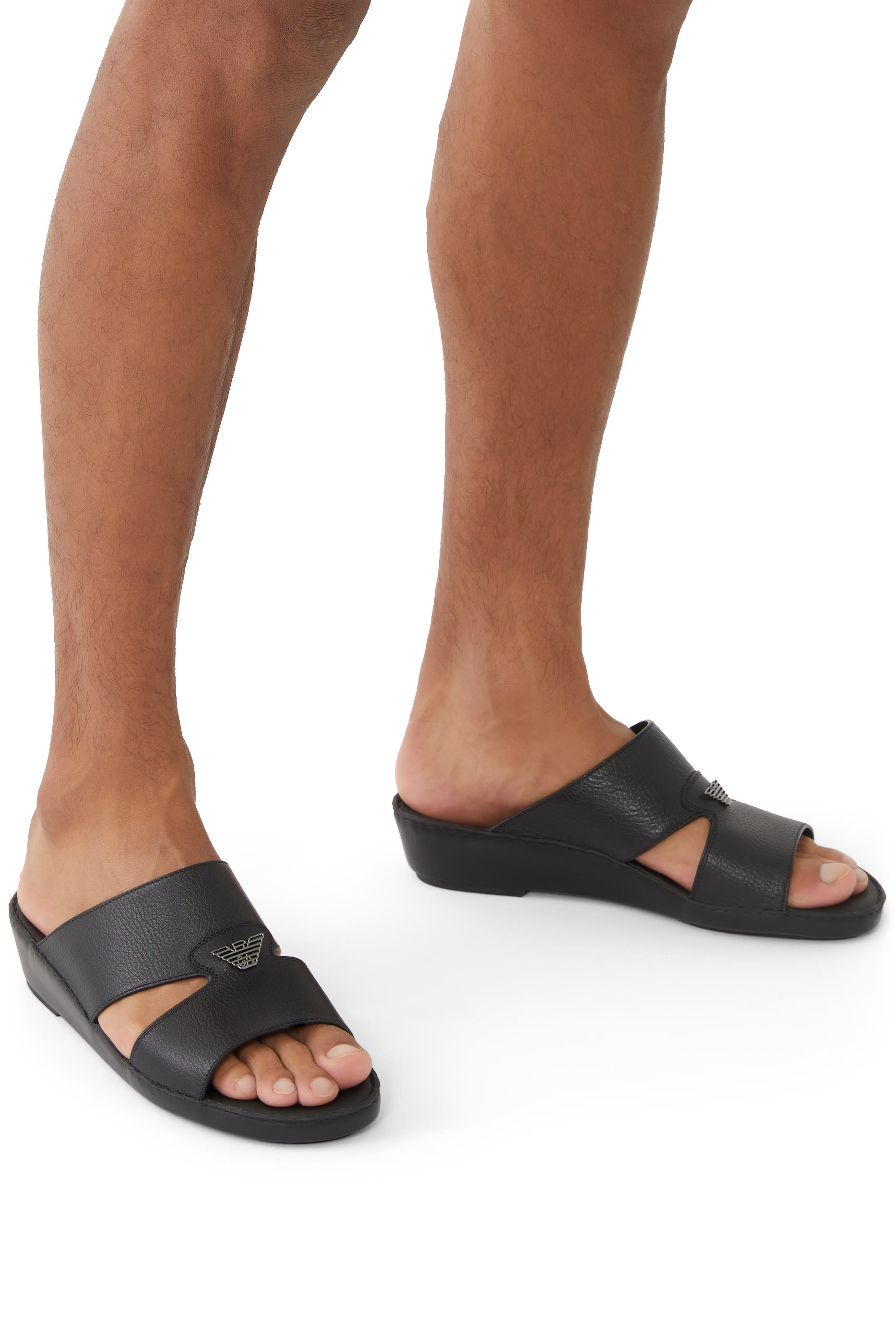 صندل بشعار الماركة