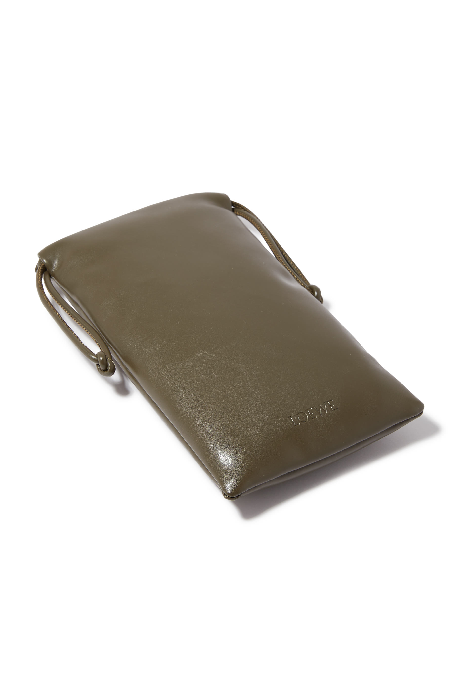 نظارة شمسية بشعار الماركة