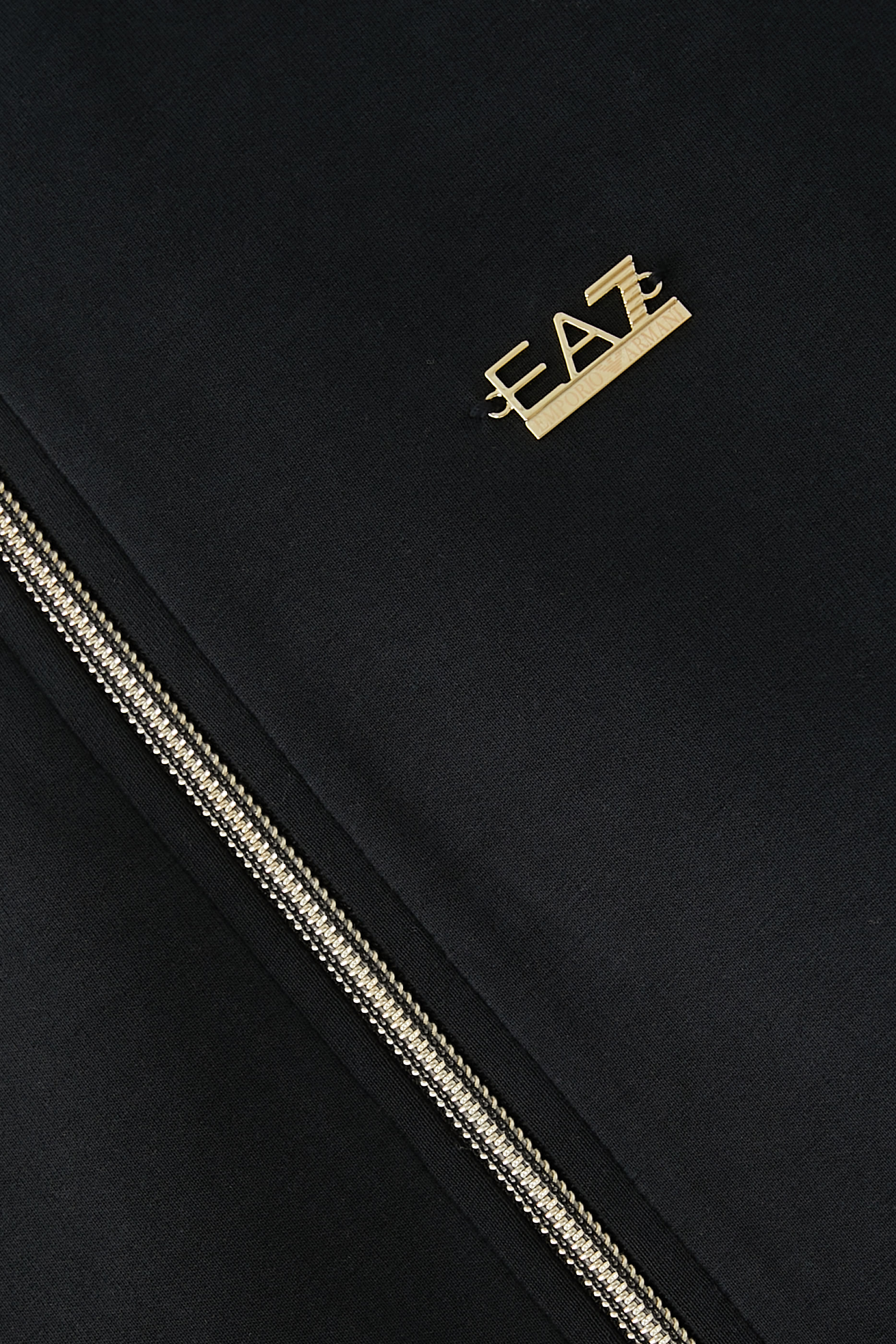 سويت شيرت بشعار الماركة بقصة فضفاضة