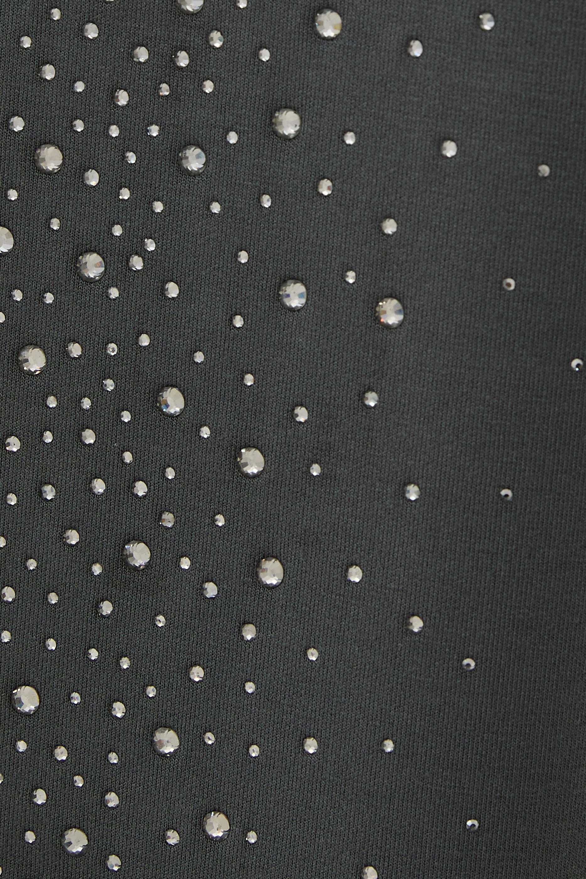 بنطال مطرز بالكريستال 