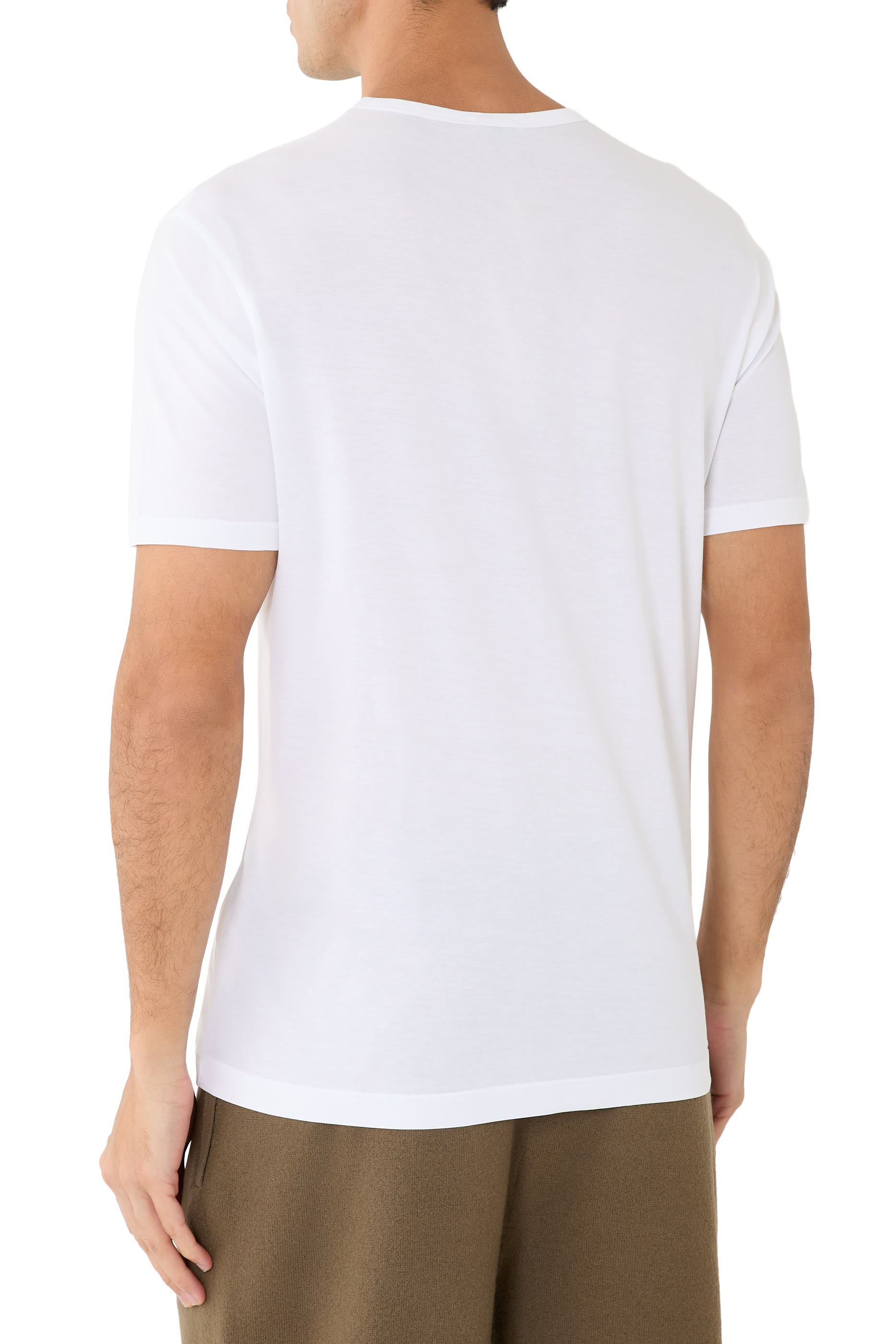 تيشيرت بقصة كلاسيكية بأكمام قصيرة