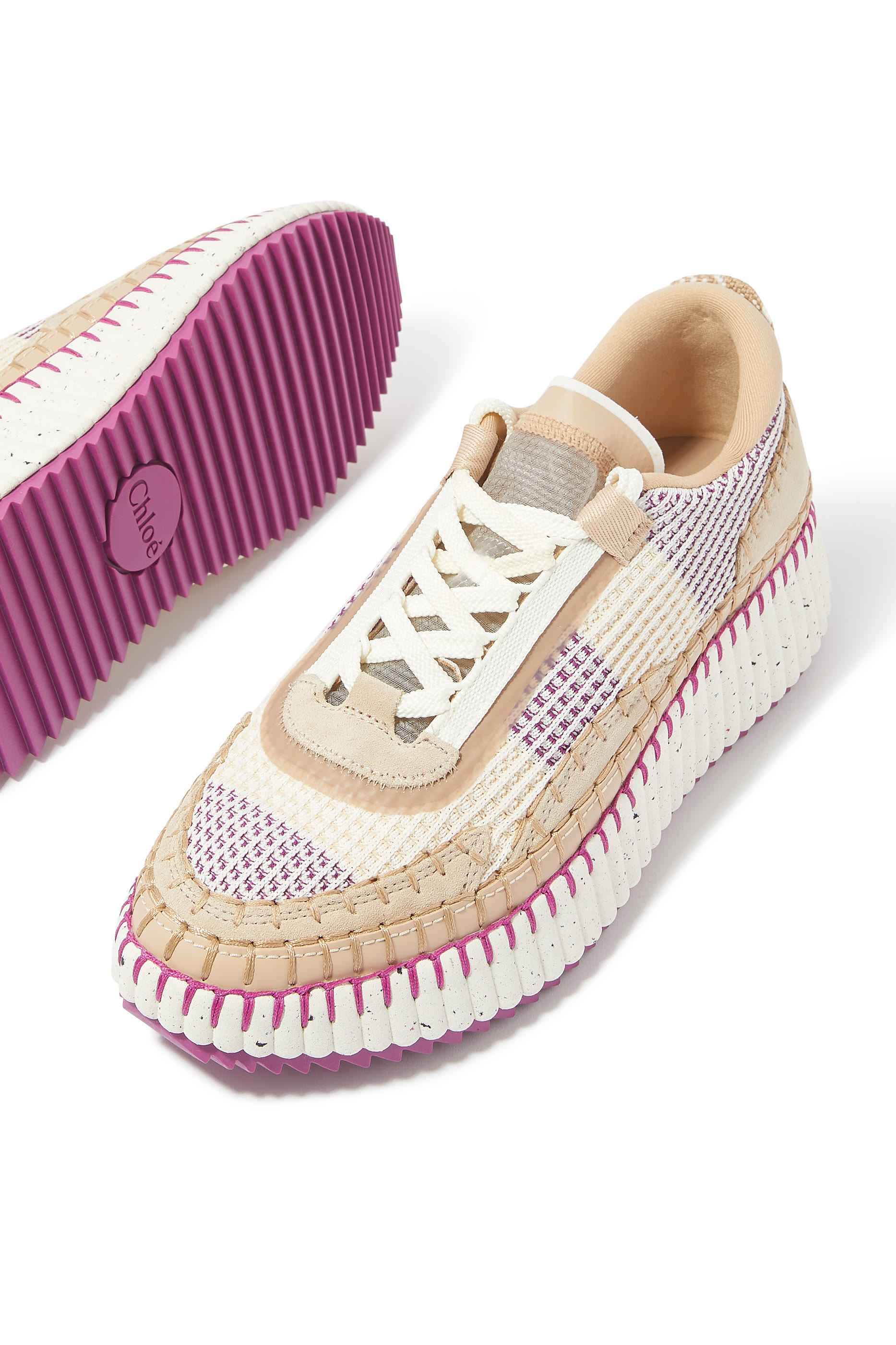 سنيكرز ناما