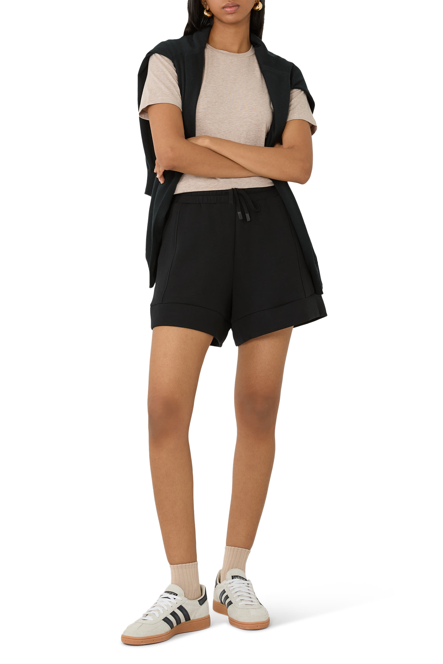 تيشيرت ريجينا بقصة ضيقة