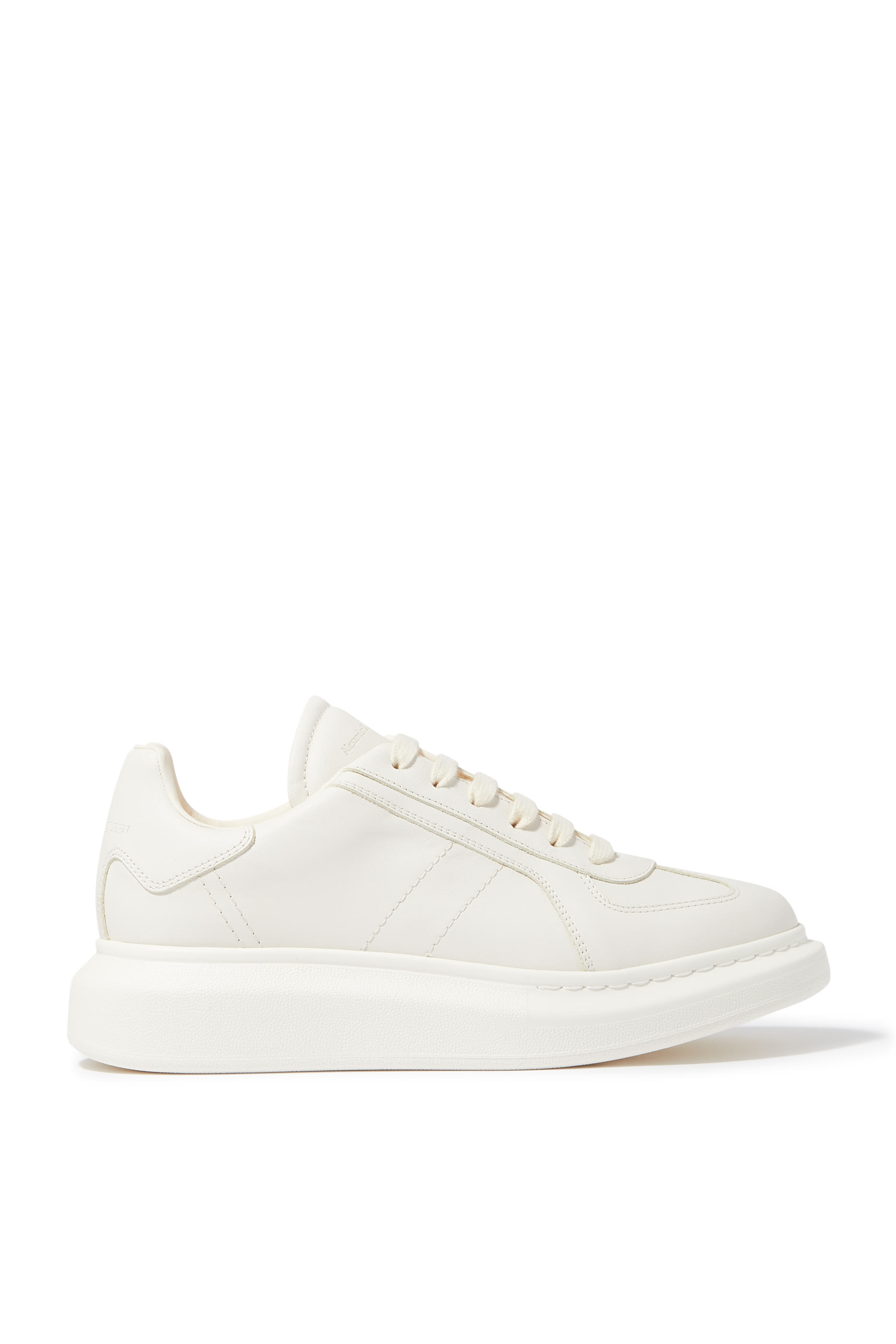 سنيكرز ريترو بنعل سميك