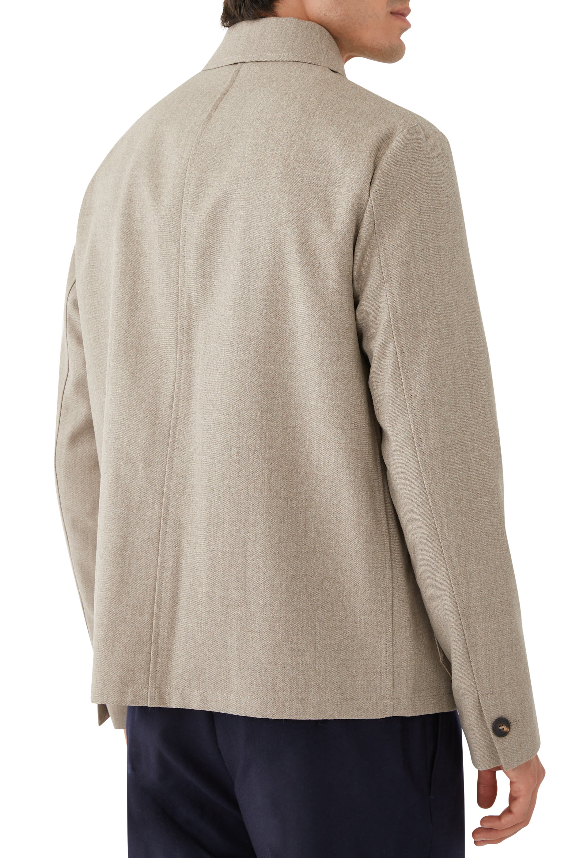 بلوزة بأكمام طويلة