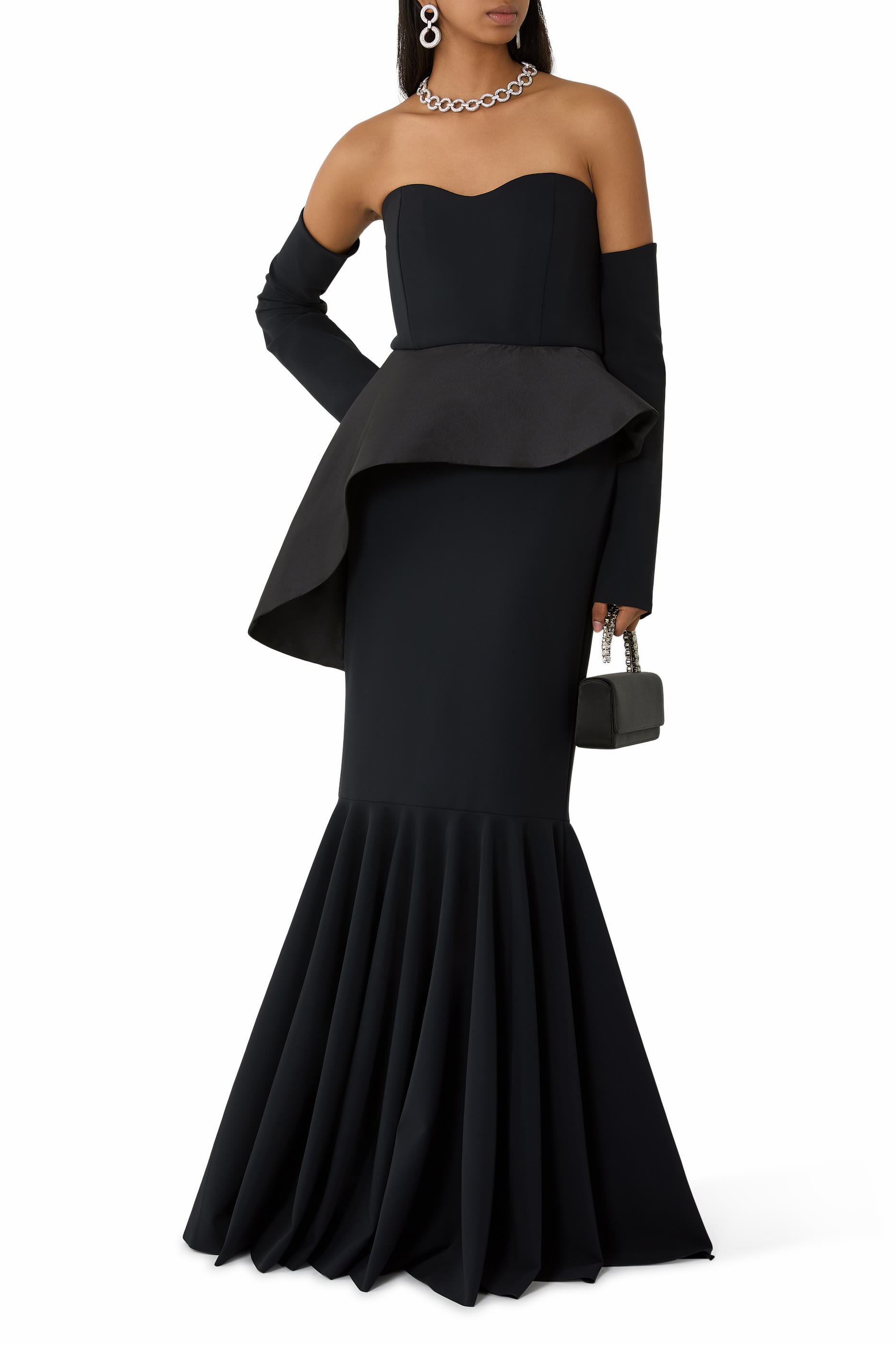 فستان سهرة بلا حمالات بأكمام كاب