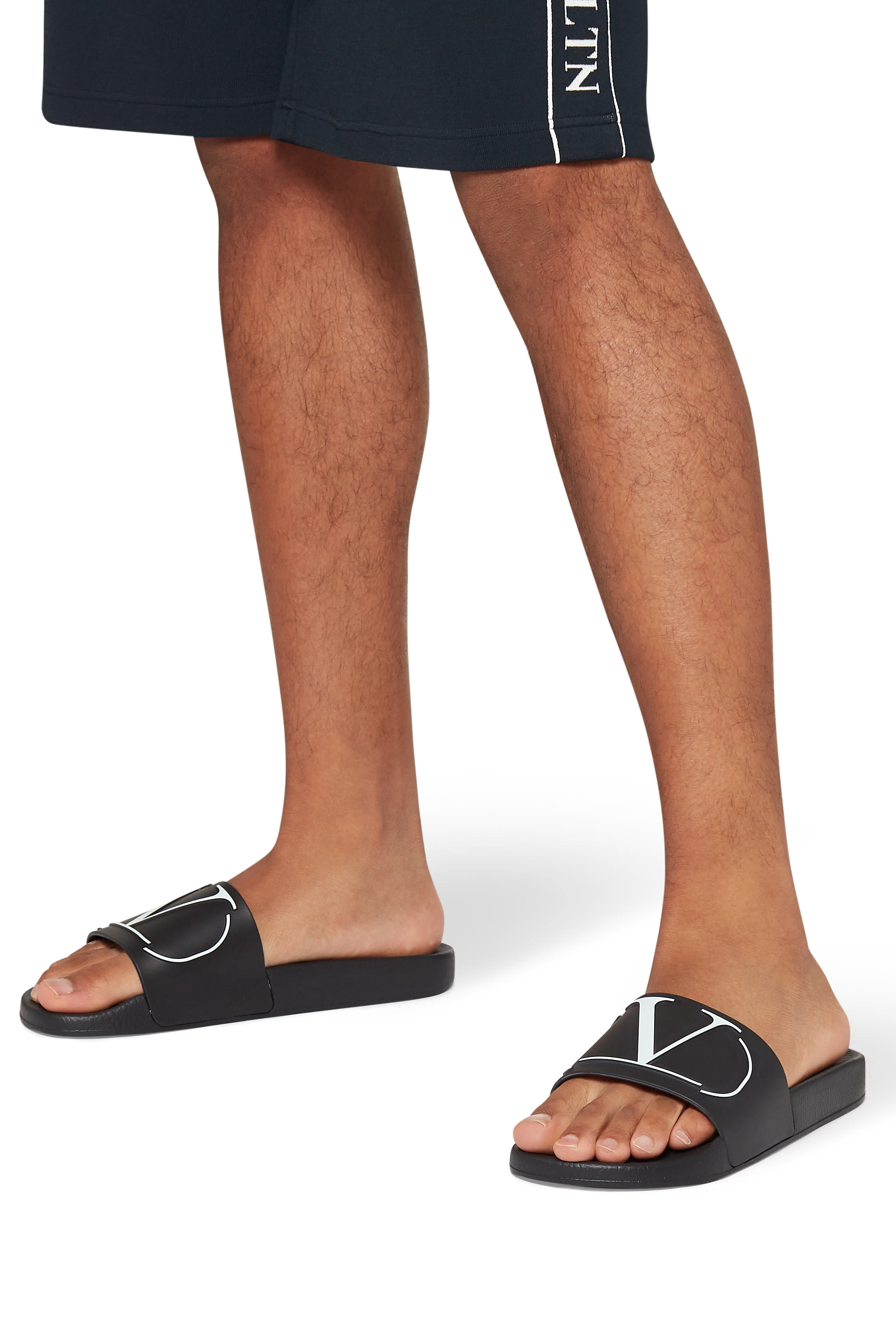 حذاء مفتوح مطاطي بشعار V فالنتينو غارافاني