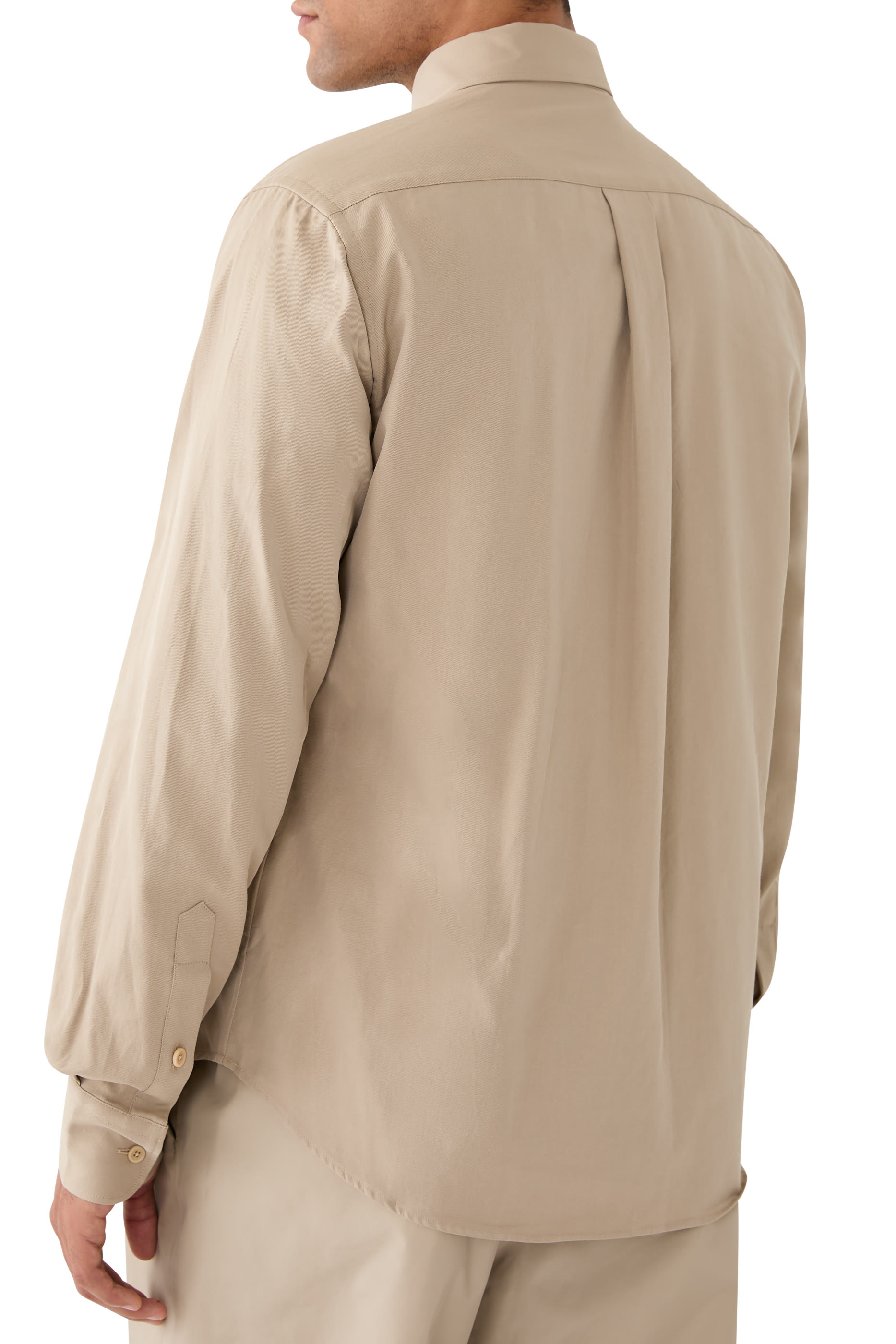 قميص بتصميم عسكري