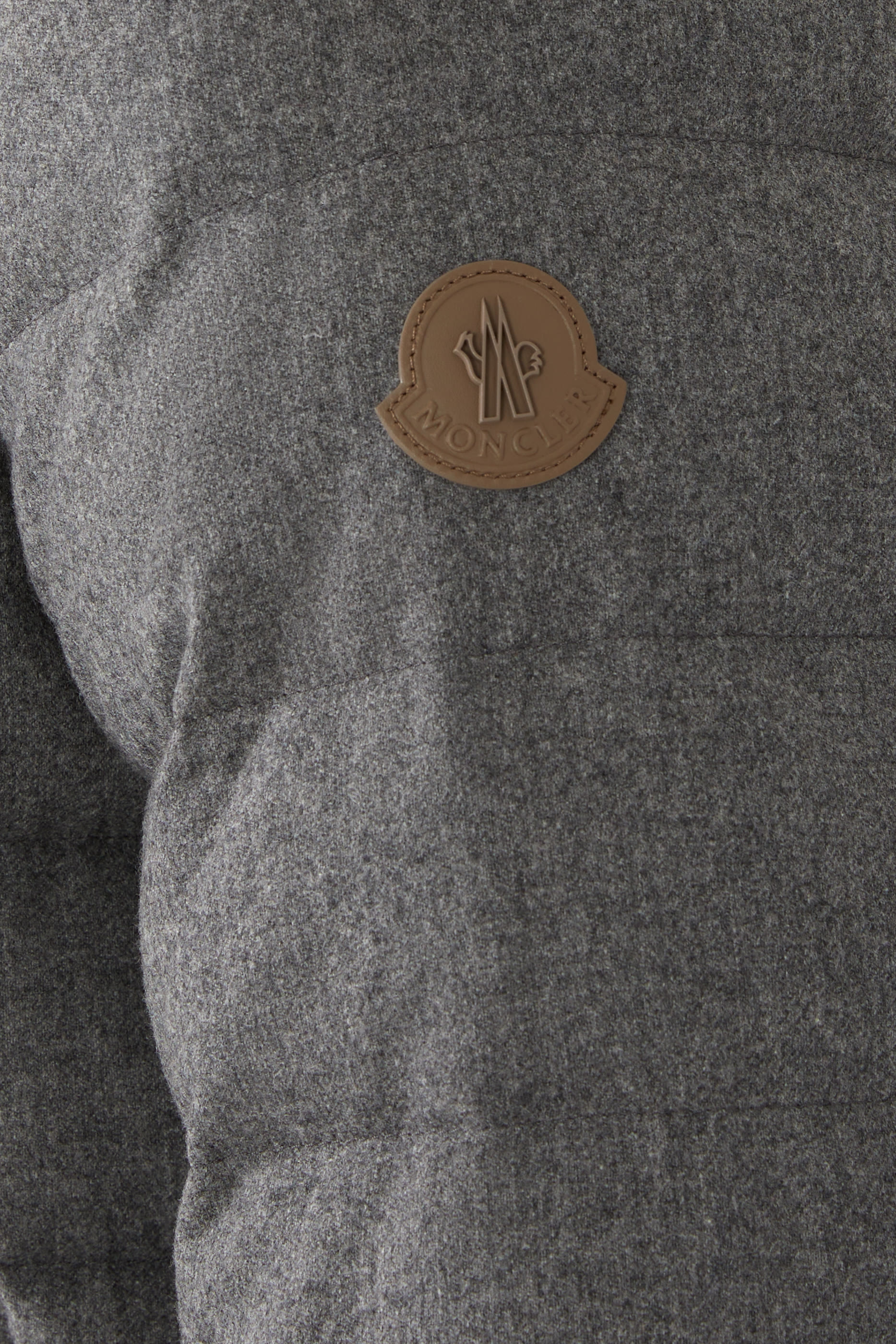 جاكيت أكورس