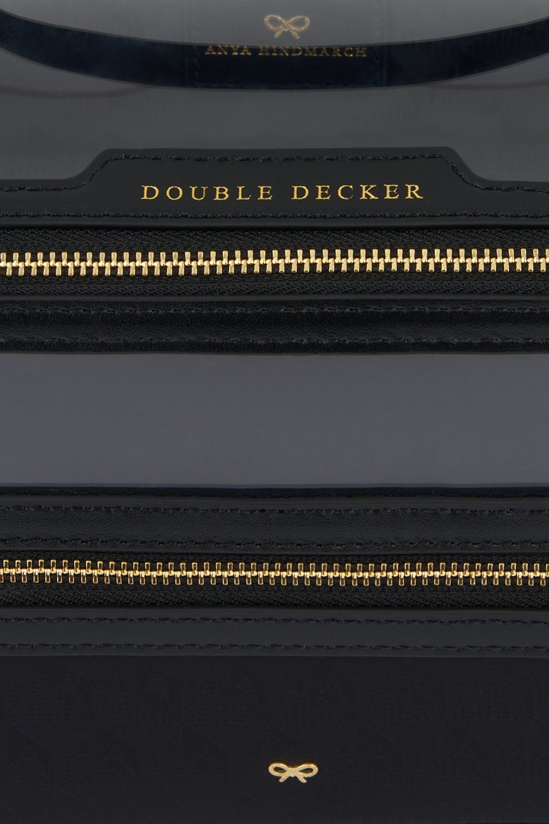 حقيبة ديكر صغيرة مزدوجة بشعار الماركة للمكياج