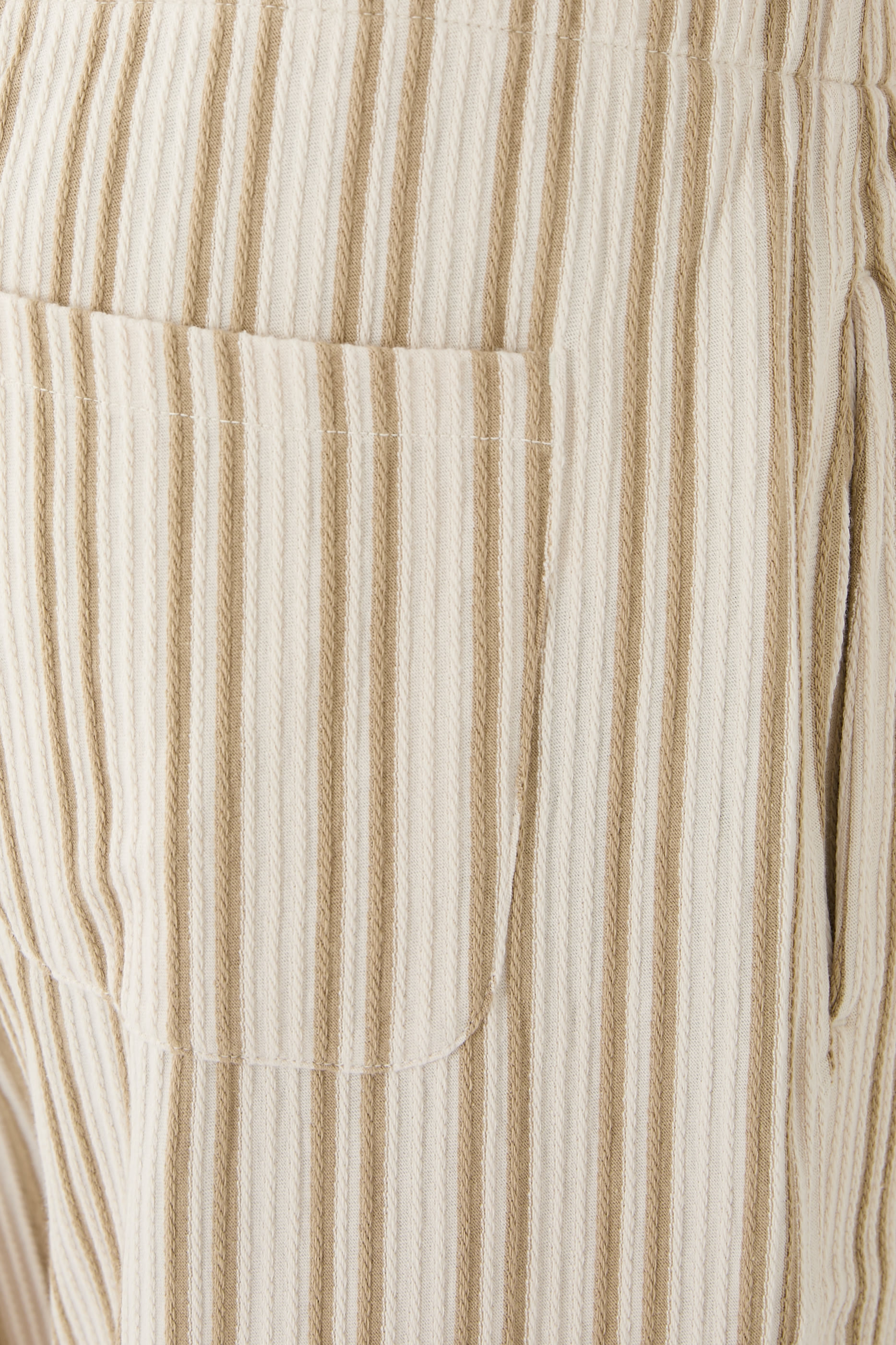 شورت مخطط جاكار