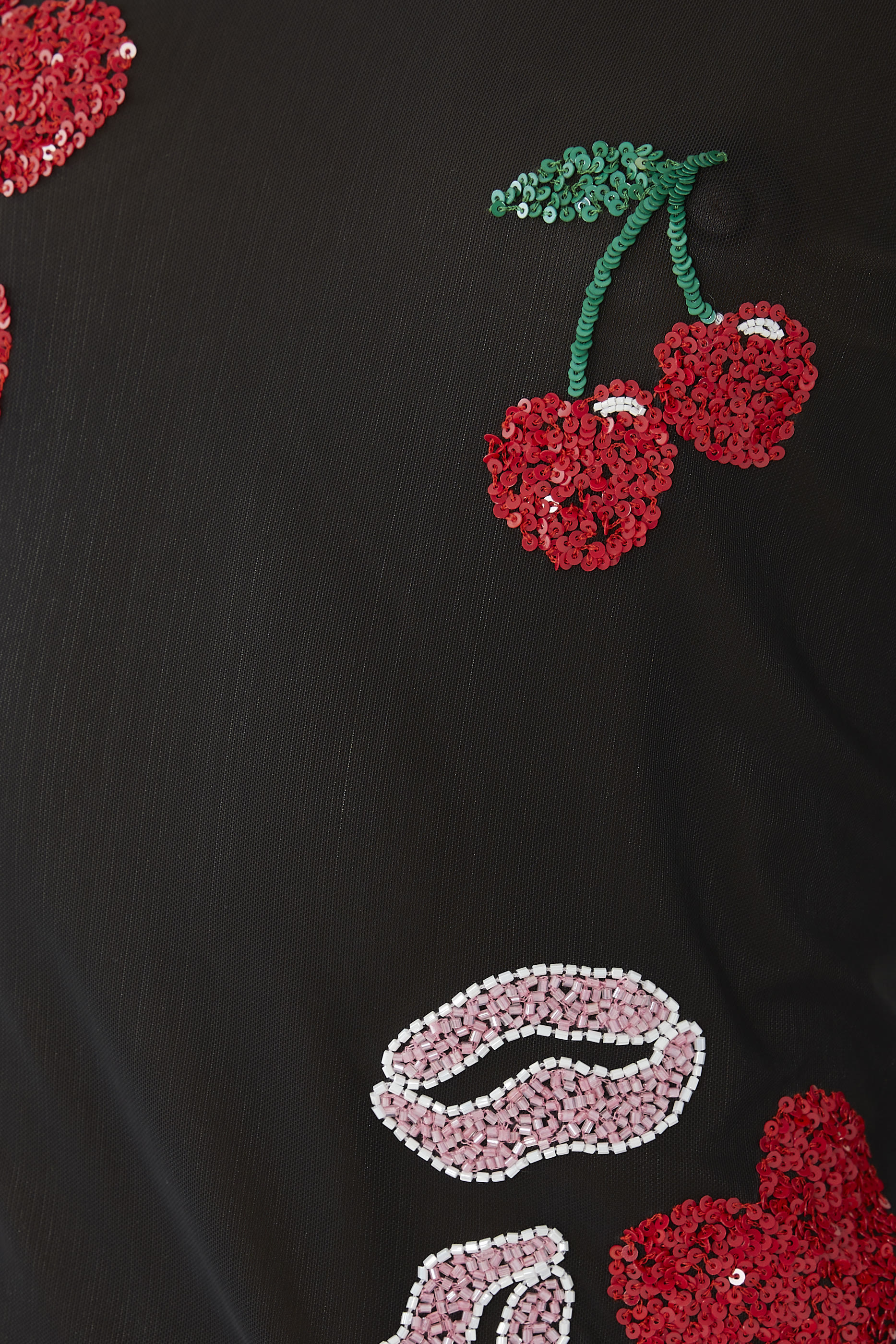 بلوزة وايلد ات هرات قماش شبكي