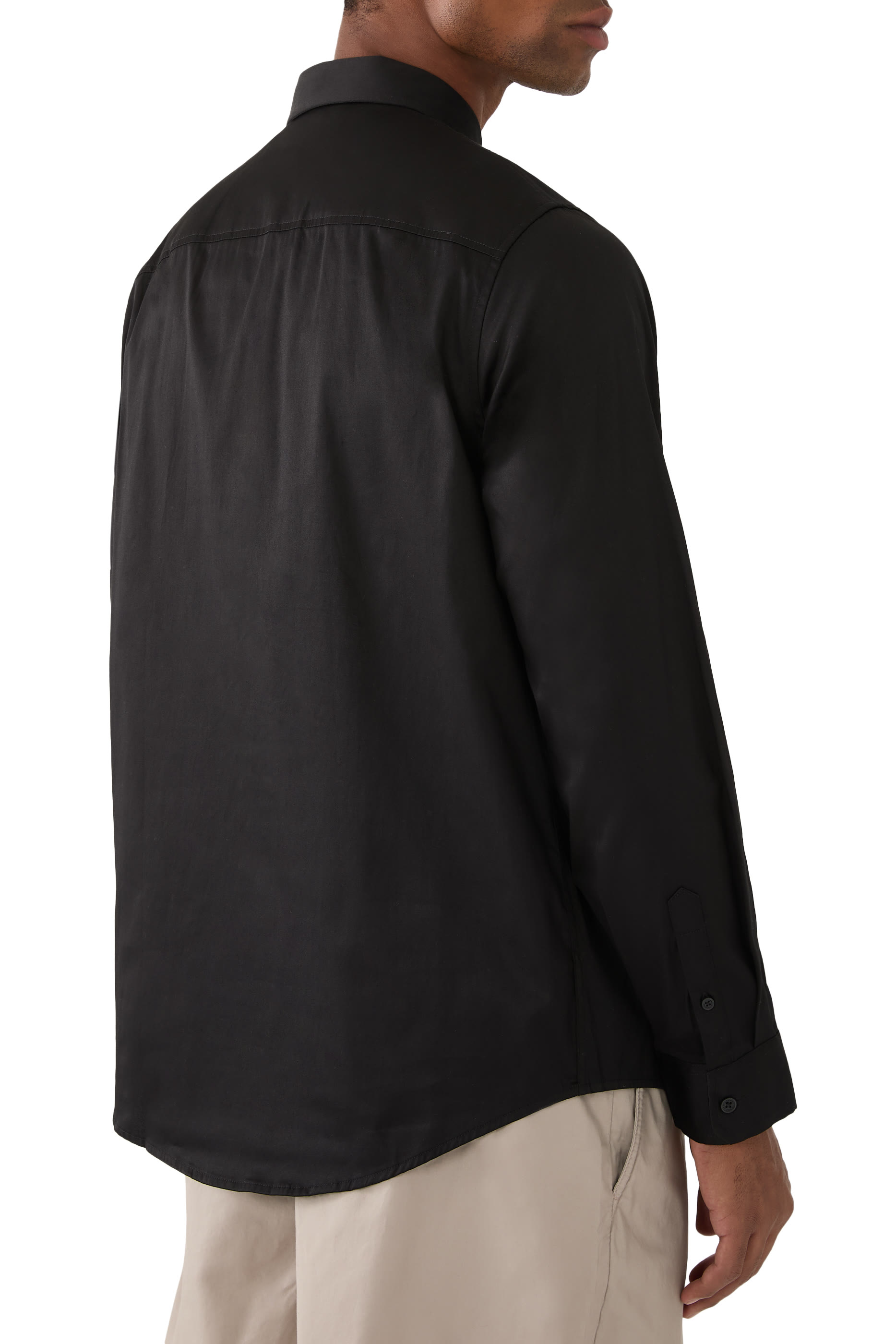 قميص بشعار الماركة