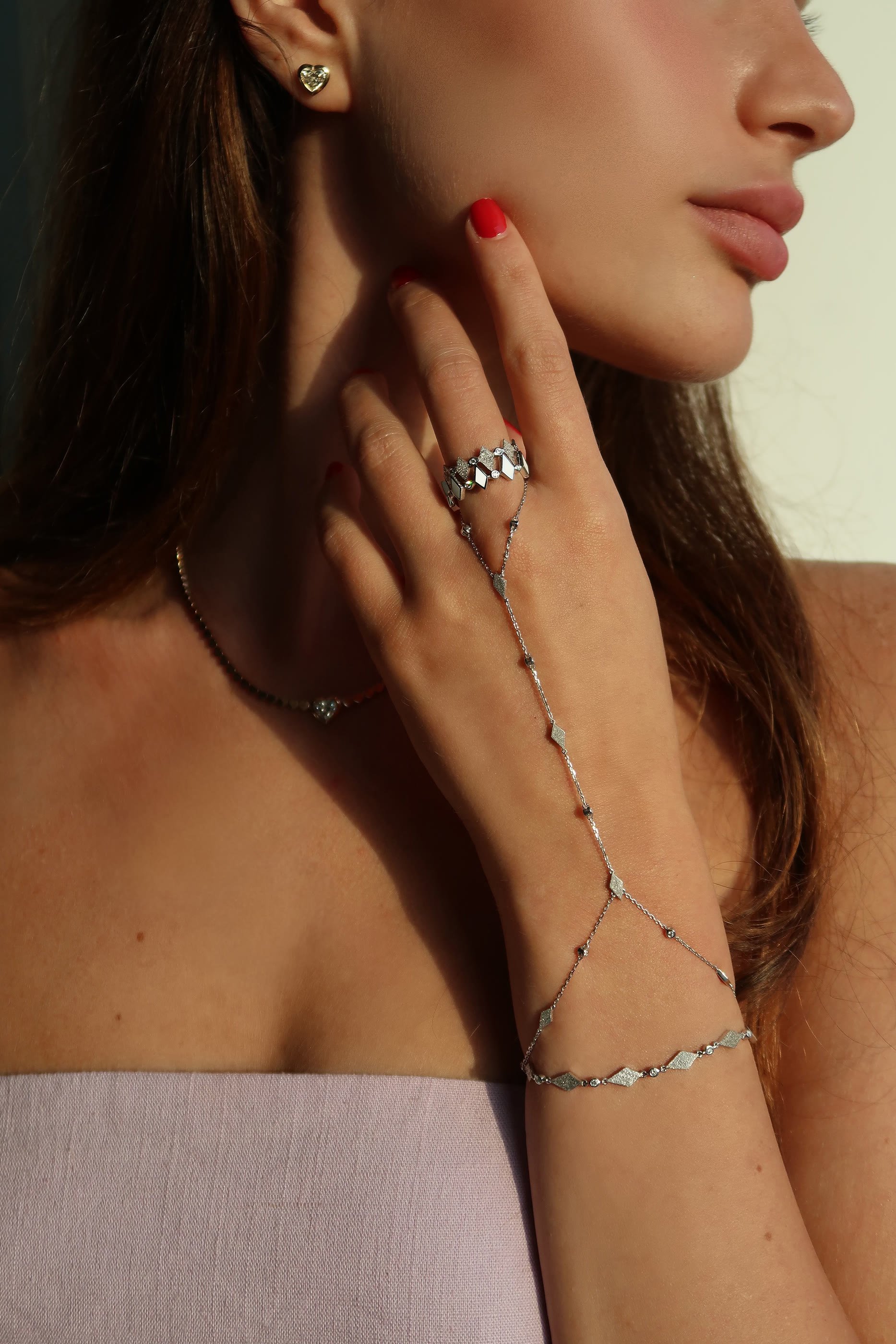 خاتم موروكو موزاييك بحلي مصقولة بالماس، ذهب أبيض عيار 18