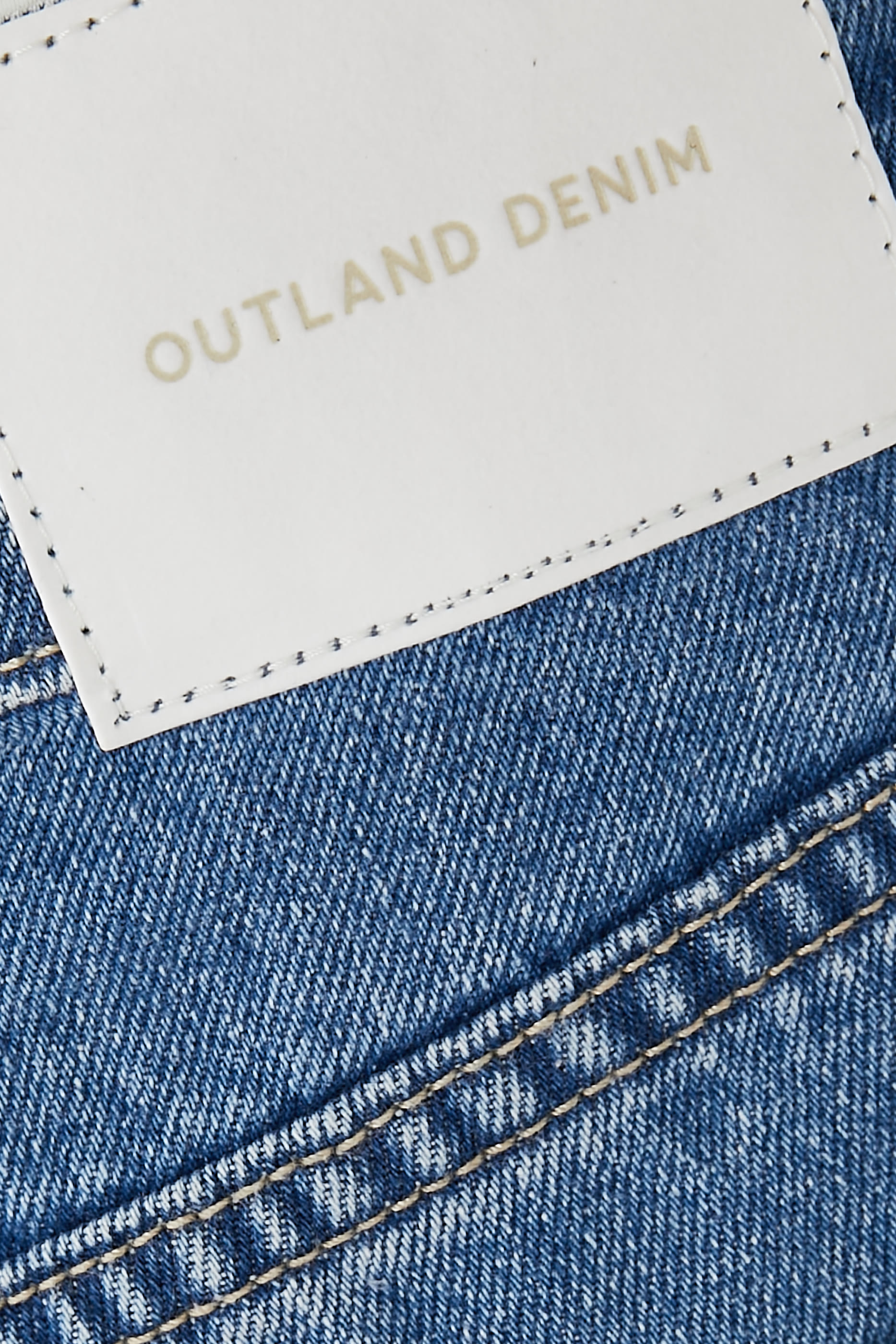 بنطال جينز أفريل بخصر منخفض وقصة واسعة