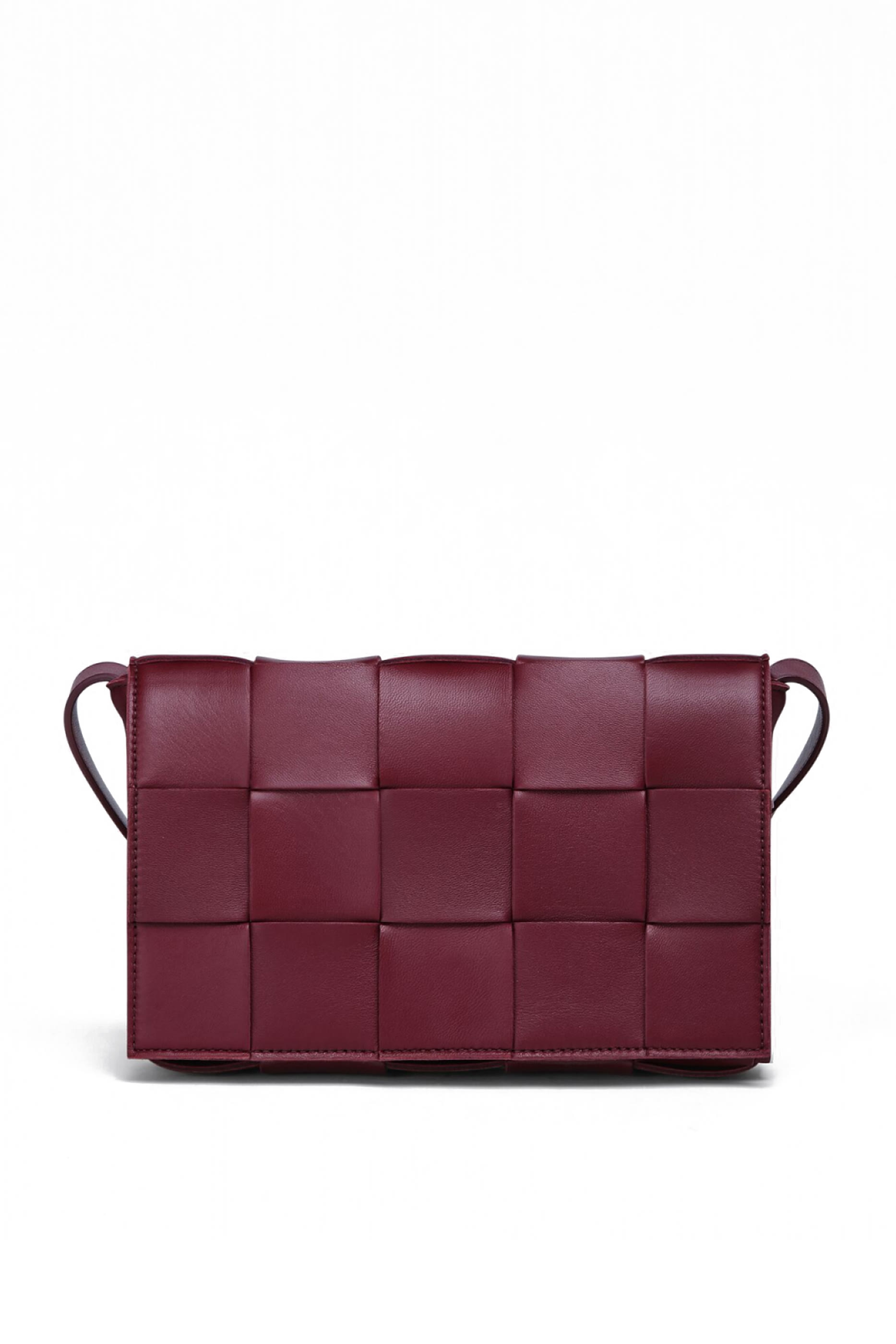 حقيبة كاسيت جلد بتصميم مجدول