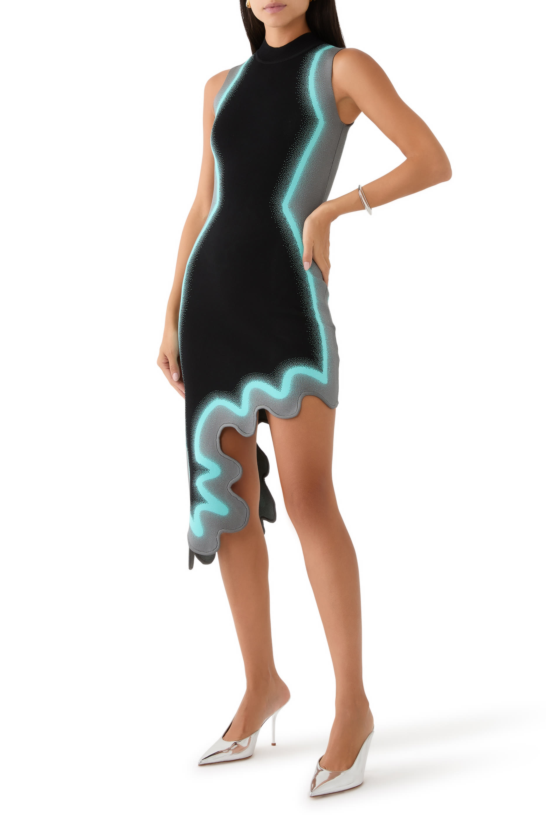 فستان بروكلين بتموجات وتصميم غير متماثل