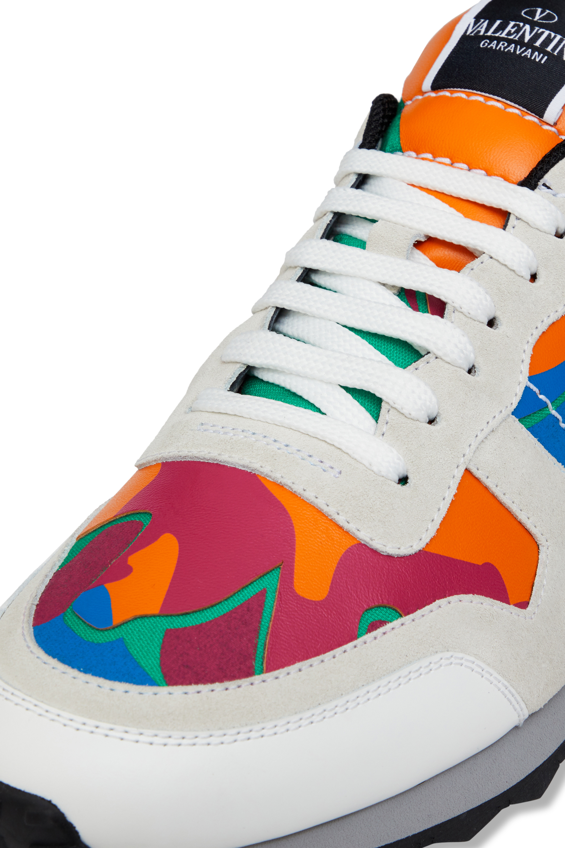 سنيكرز فالنتينو غارافاني روك رانر بنقشة مموهة